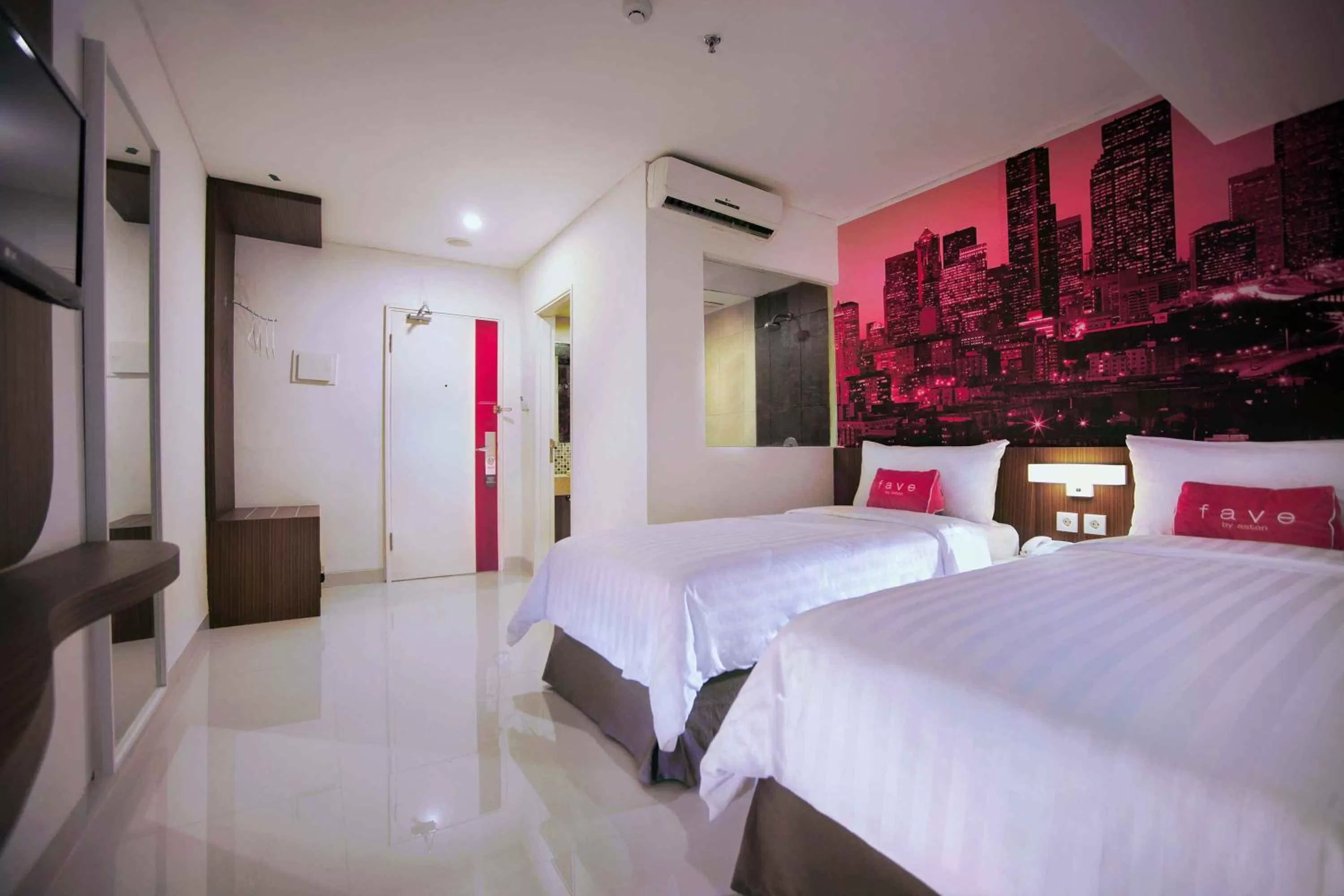Standard Double or Twin Room in favehotel PGC Cililitan