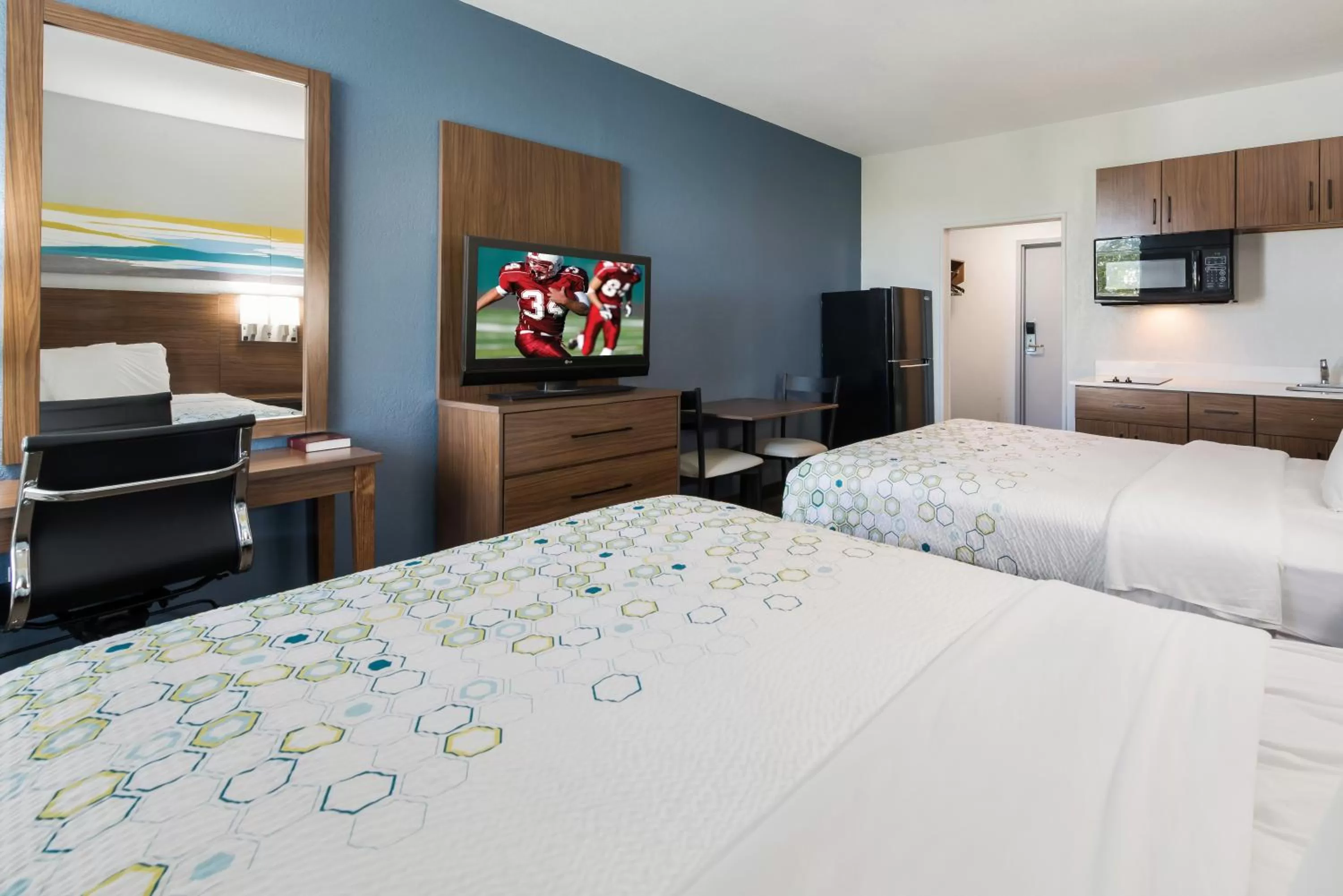 Studio Room with Two Double Beds Non-Smoking in HomeTowne Studios by Red Roof Newport News - Hampton West