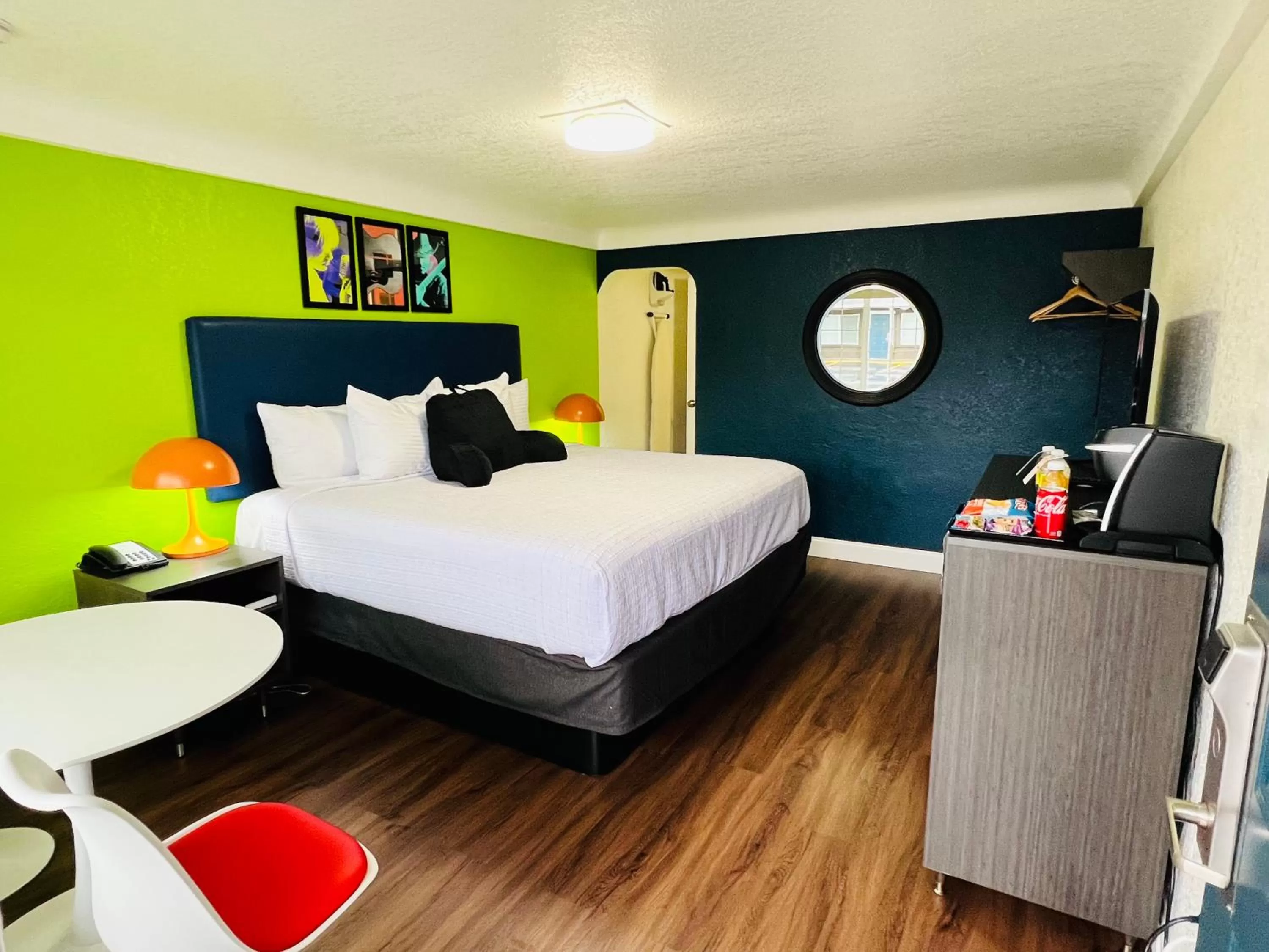 King Room - Non-Smoking in Signature Inn Eugene