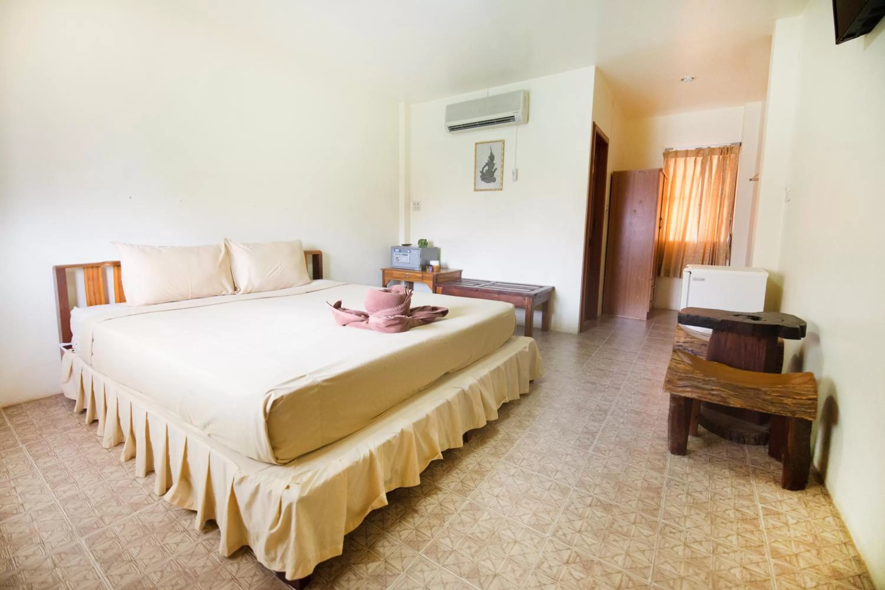 Standard Double Room in Pongphen Guesthouse - SHA Plus Certified