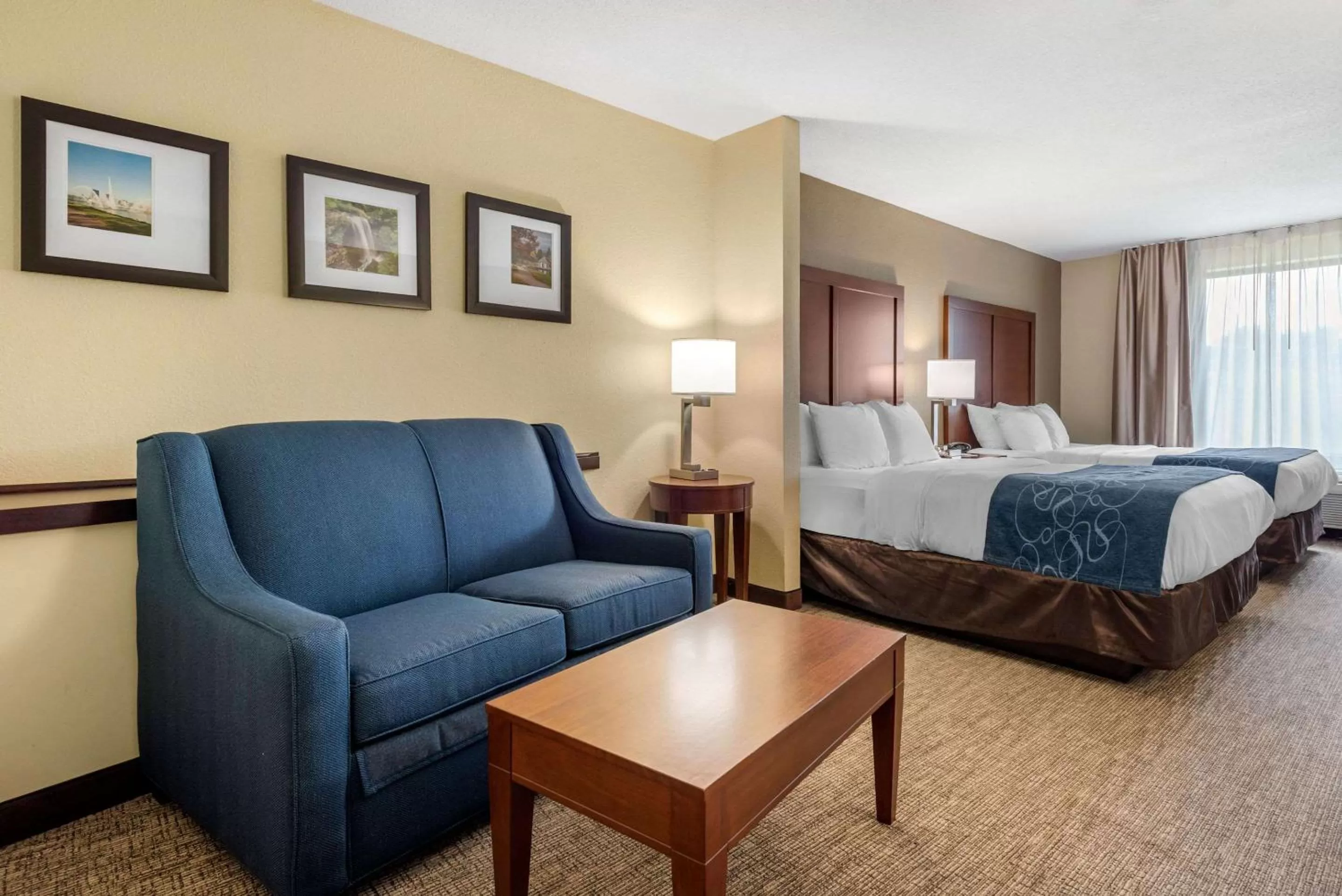 Queen Suite with Sofa Bed - Accessible/Non-Smoking in Comfort Suites Dayton-Wright Patterson