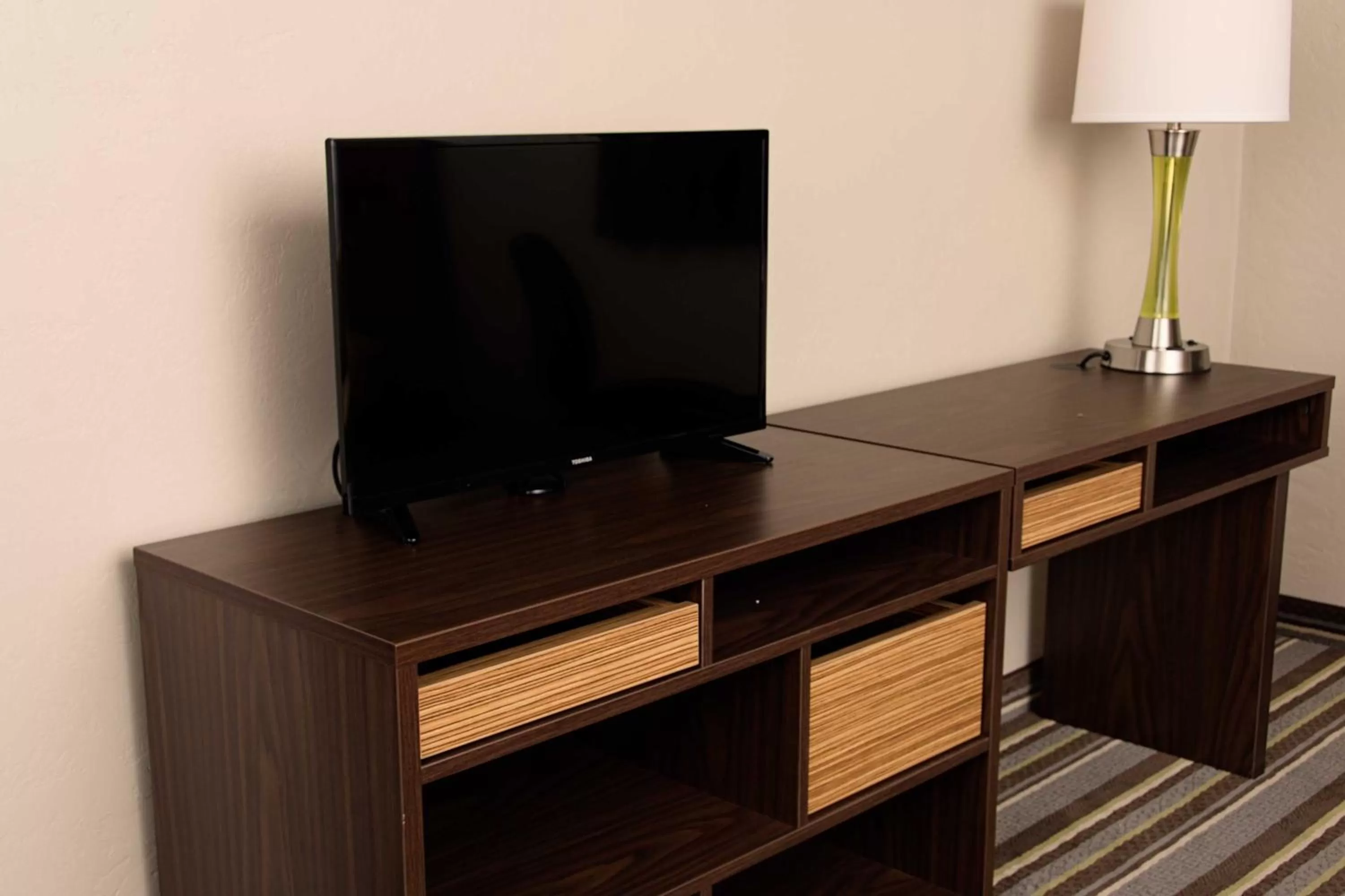 Deluxe King Room - Non-Smoking in Super 8 by Wyndham Juneau