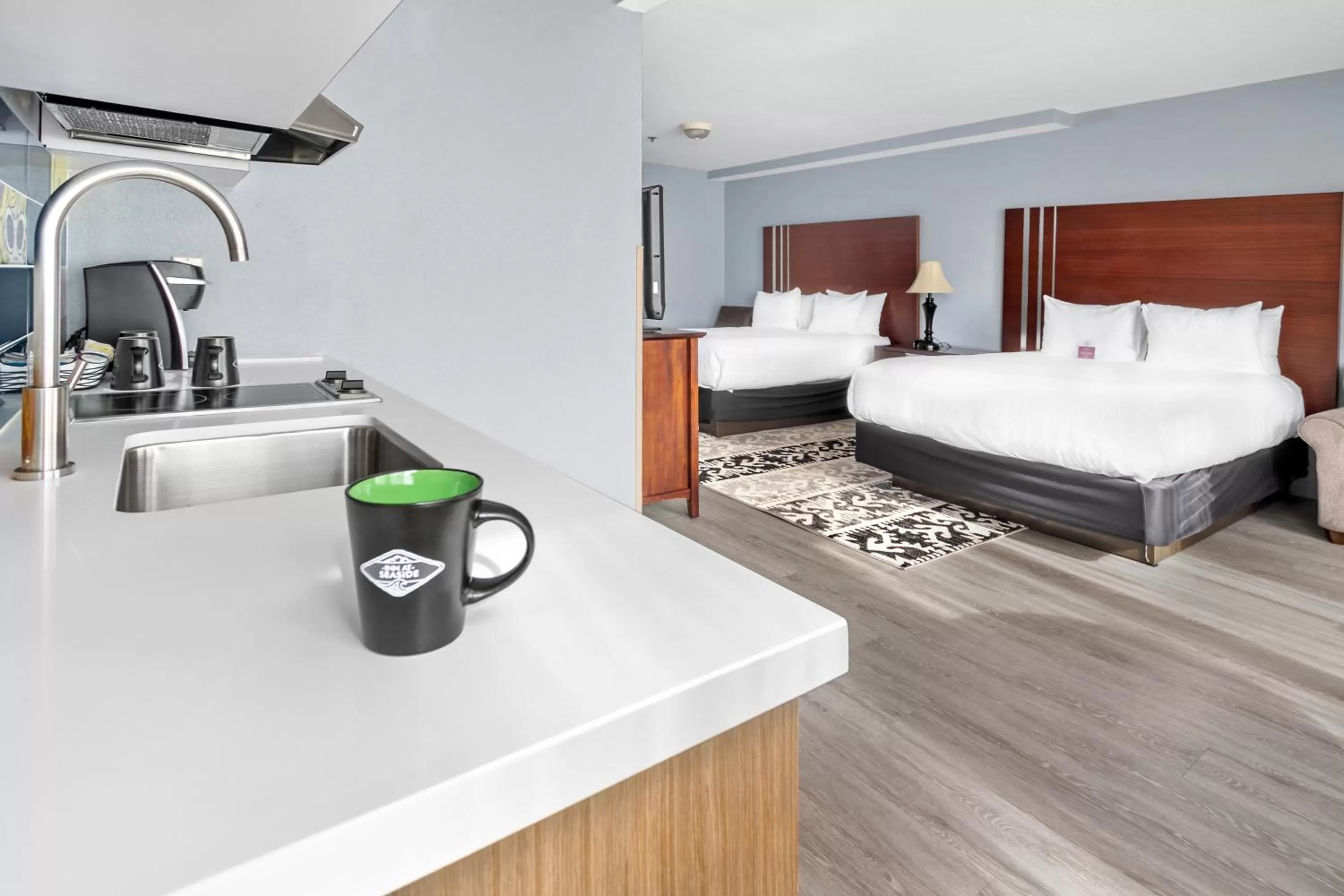Queen Room with Two Queen Beds - Kitchenette in Inn at Seaside