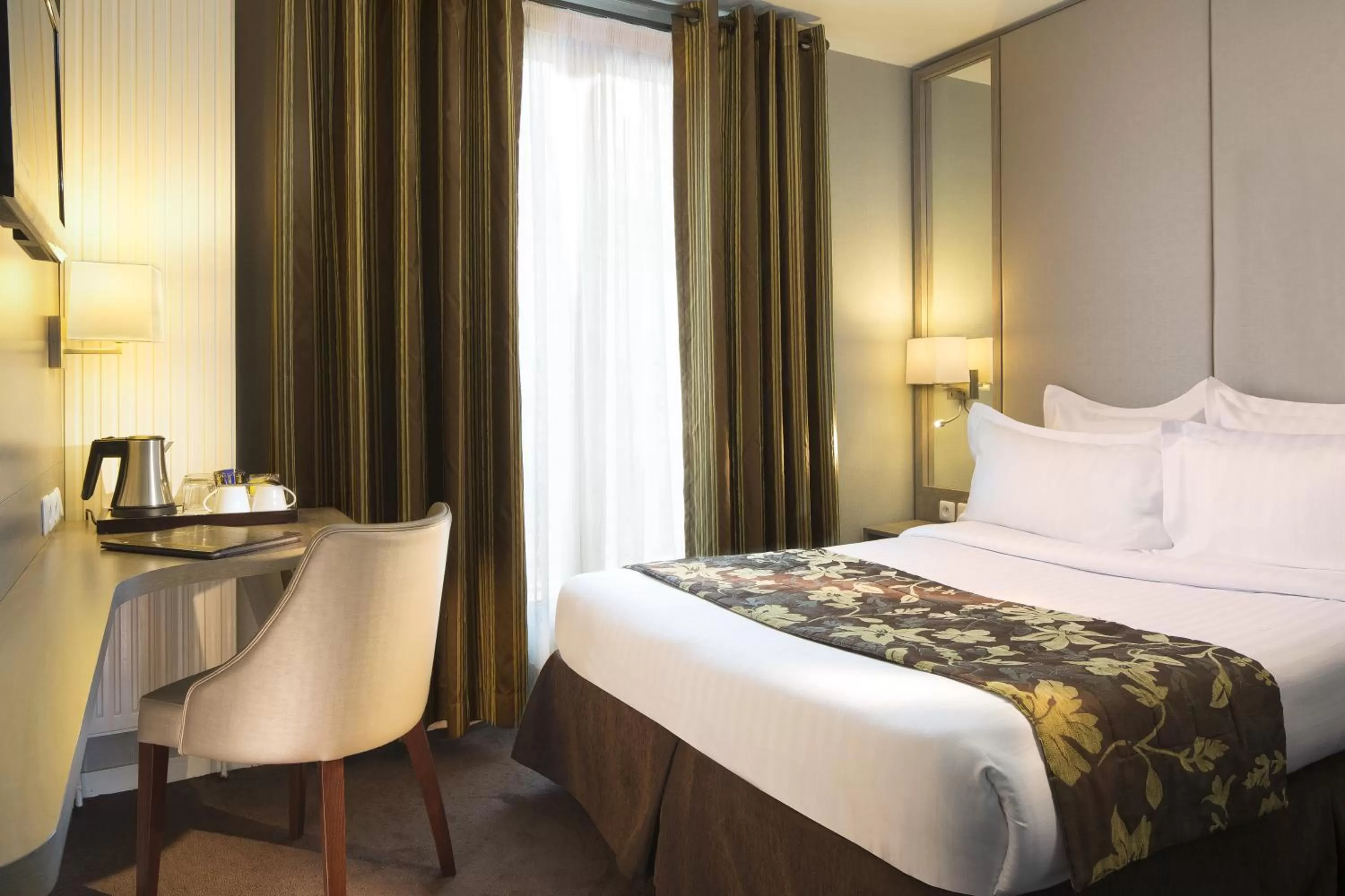 Double Room in Turenne Le Marais