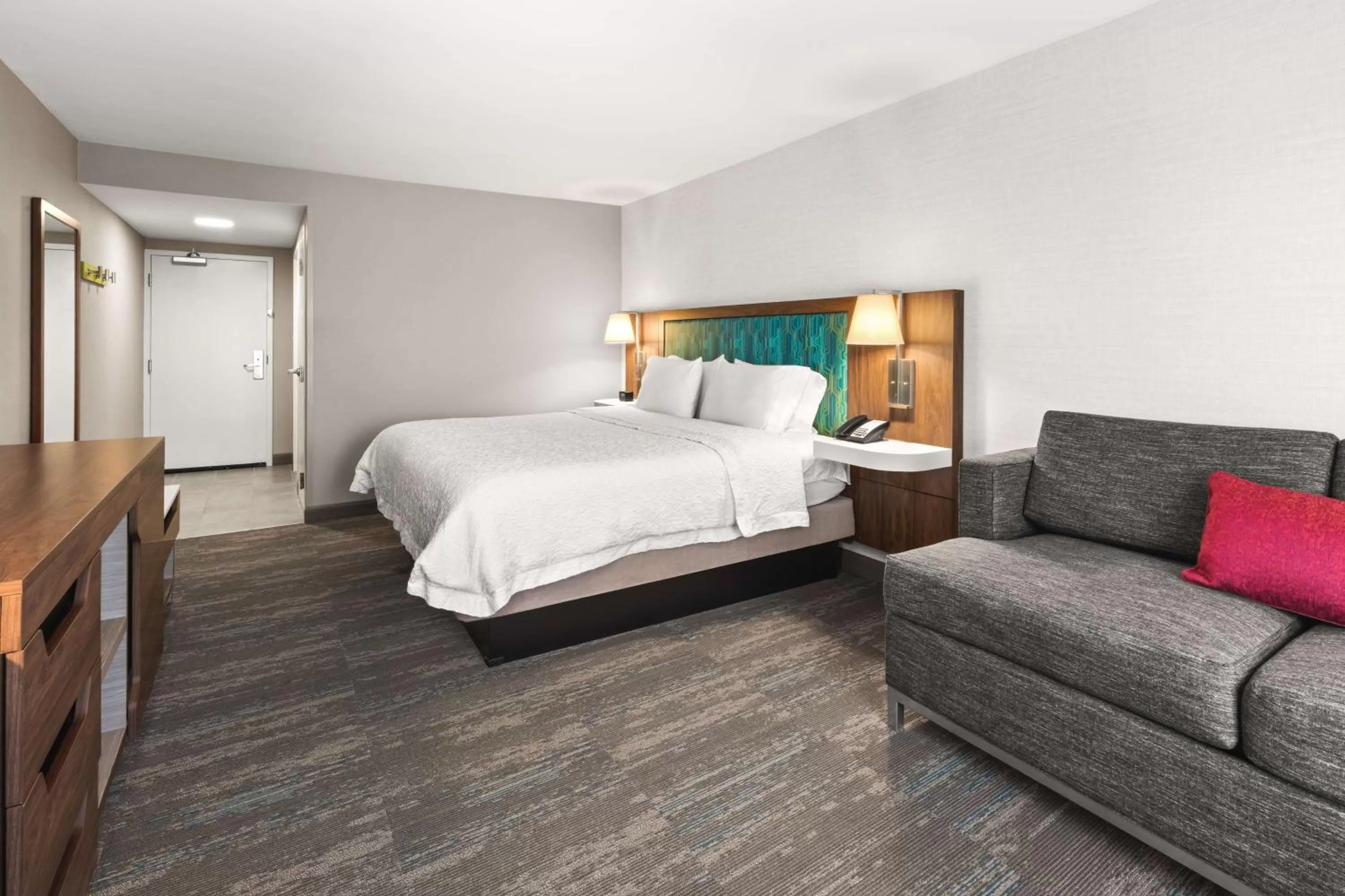 Deluxe King Room - Non-Smoking in Hampton Inn Seekonk