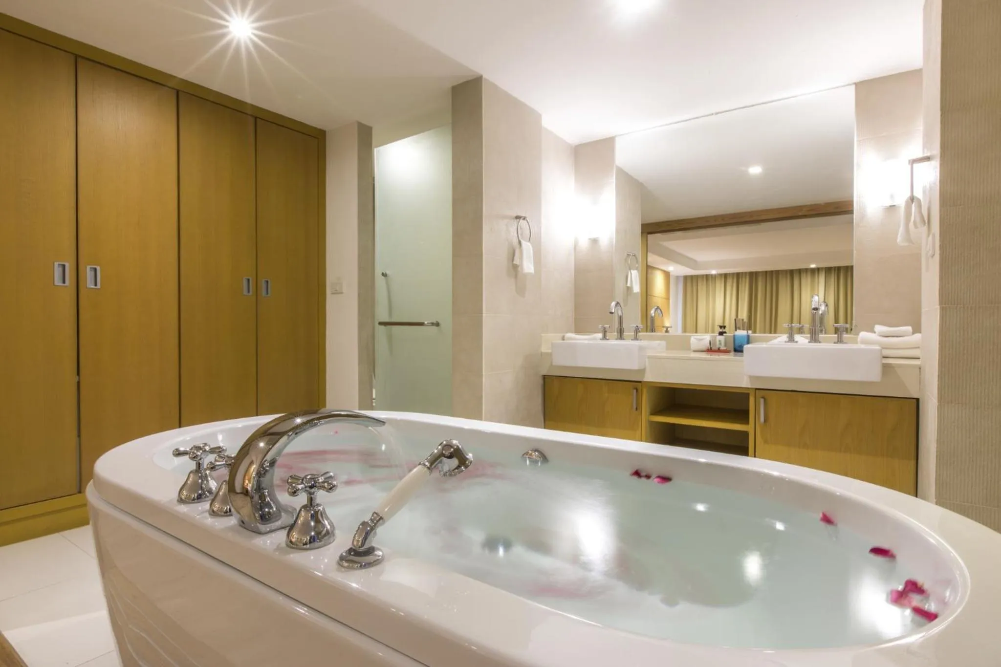 Ocean Pool Suite 4 Bedroom in IndoChine Resort and Villas