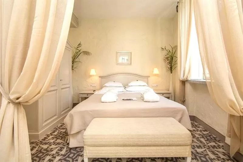 Rixwell Collection Savoy Boutique Hotel