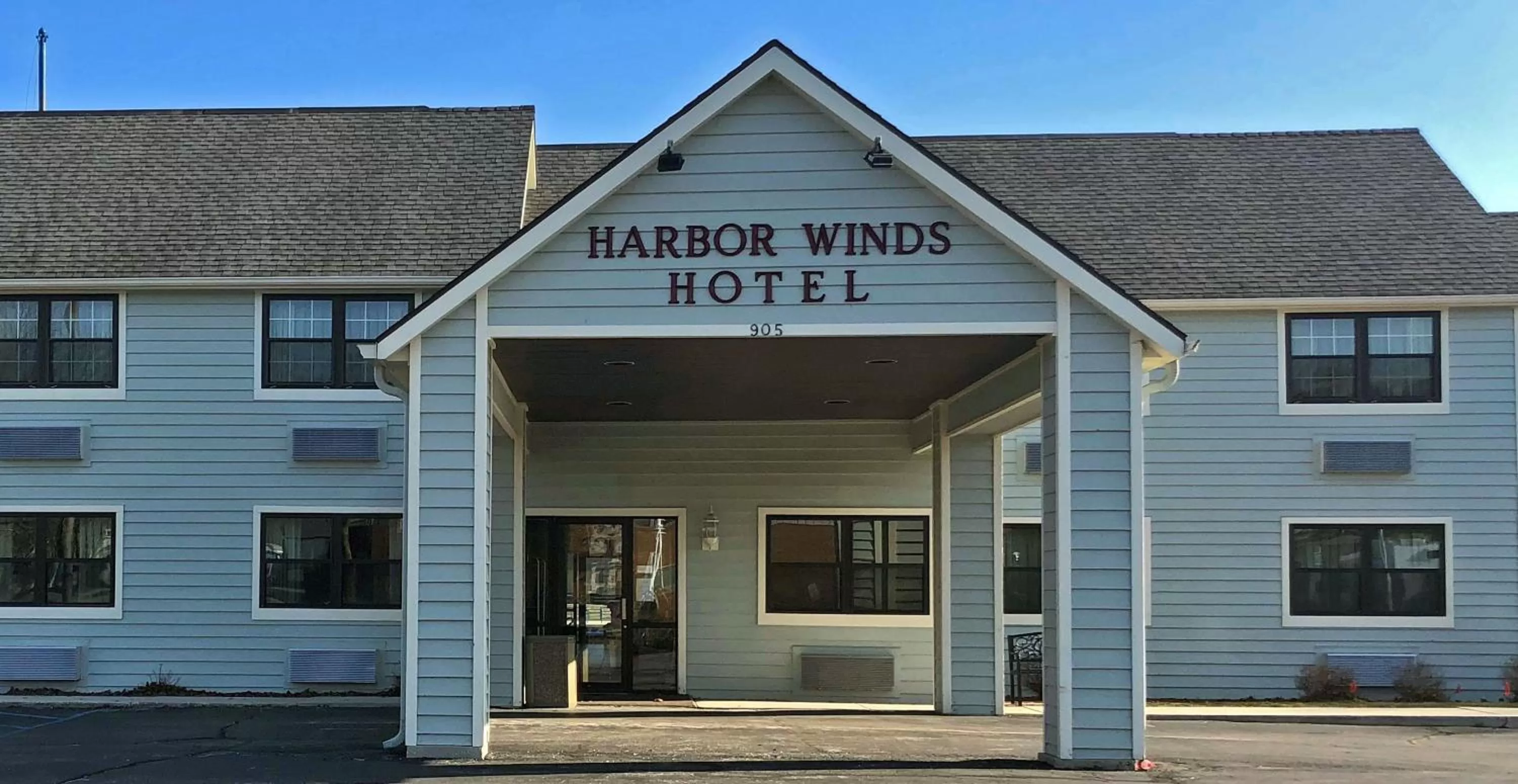 Harbor Winds Hotel