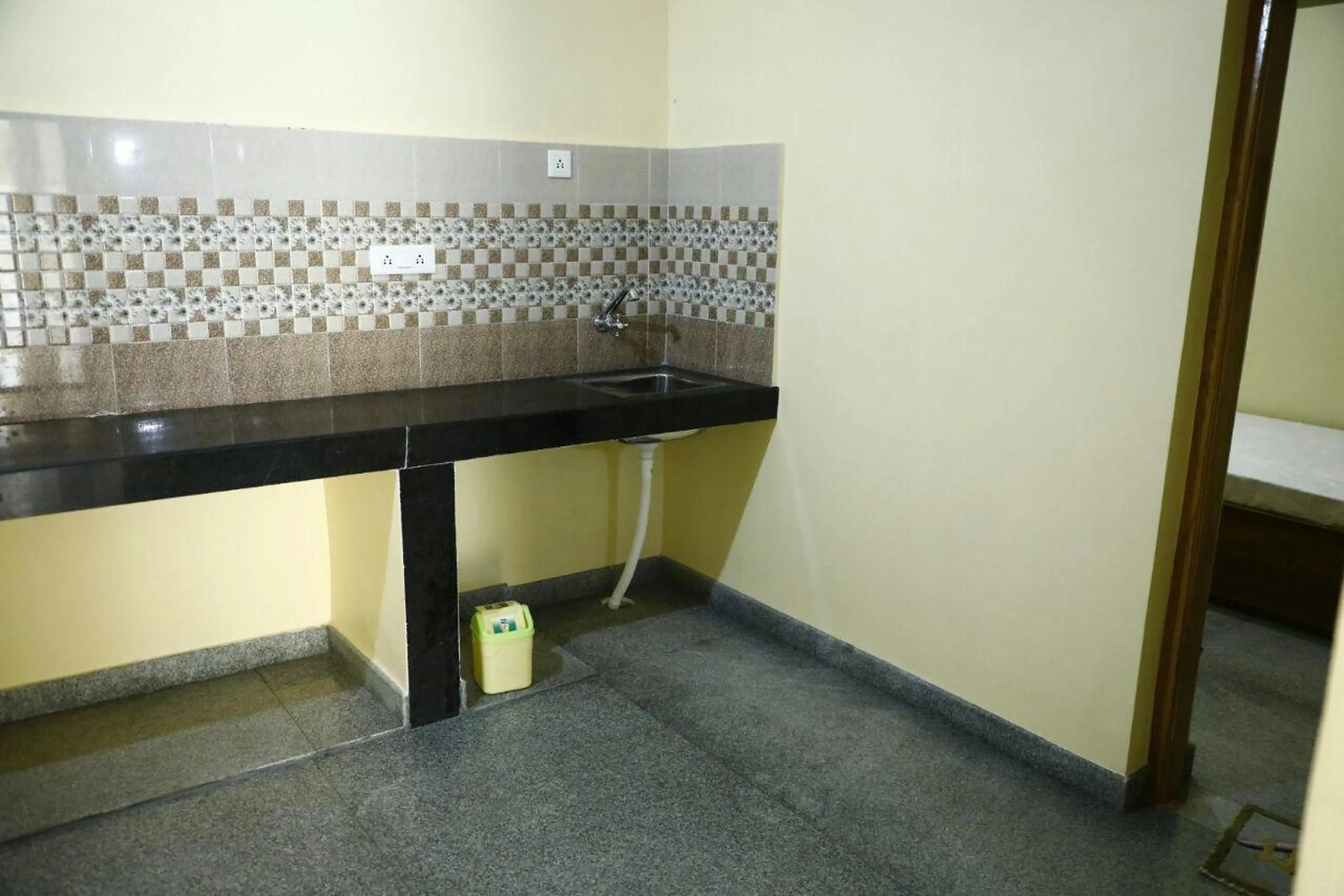 Budget Double Room - single occupancy in Nest Guest House