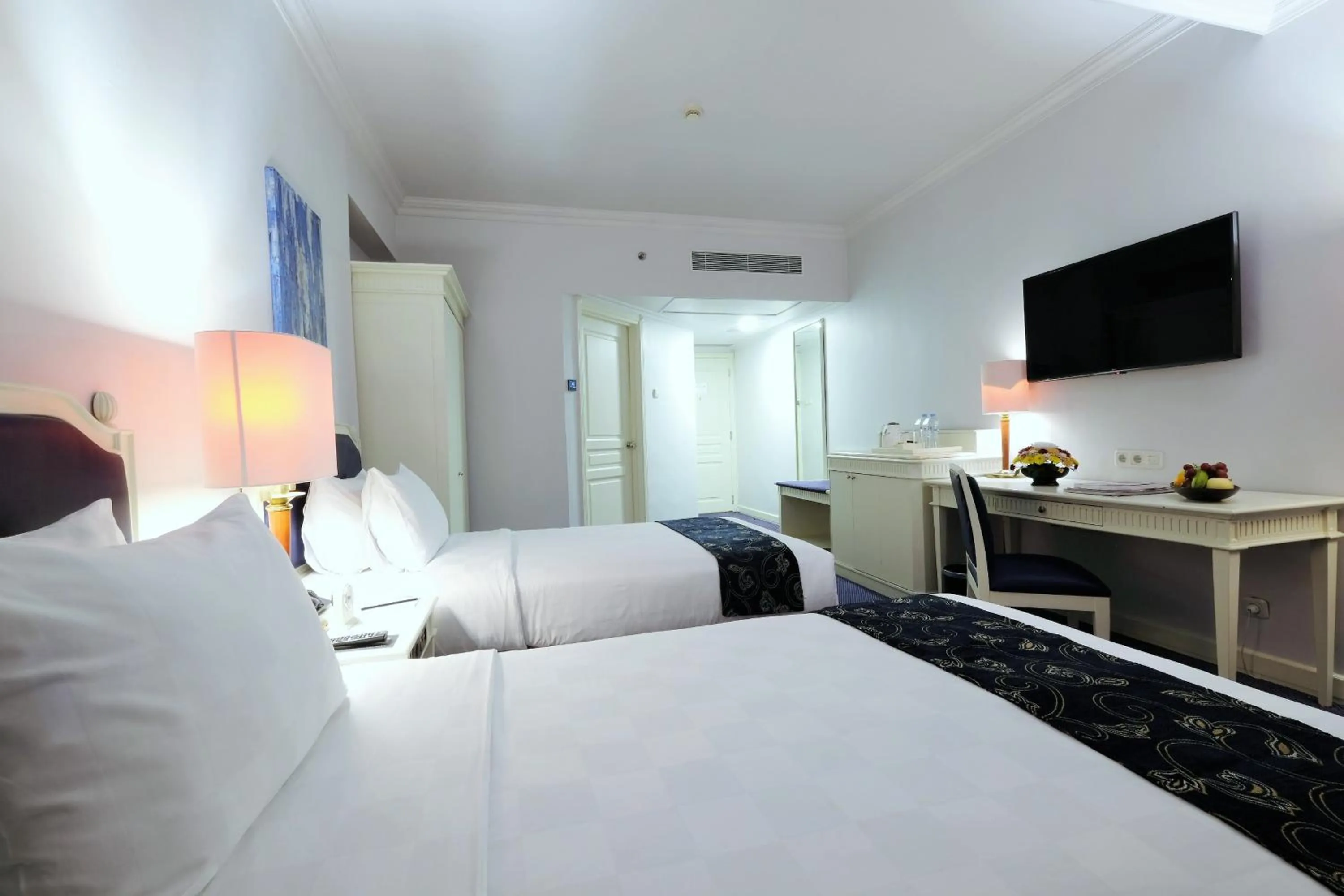 Deluxe Double or Twin Room with City View in Aryaduta Makassar