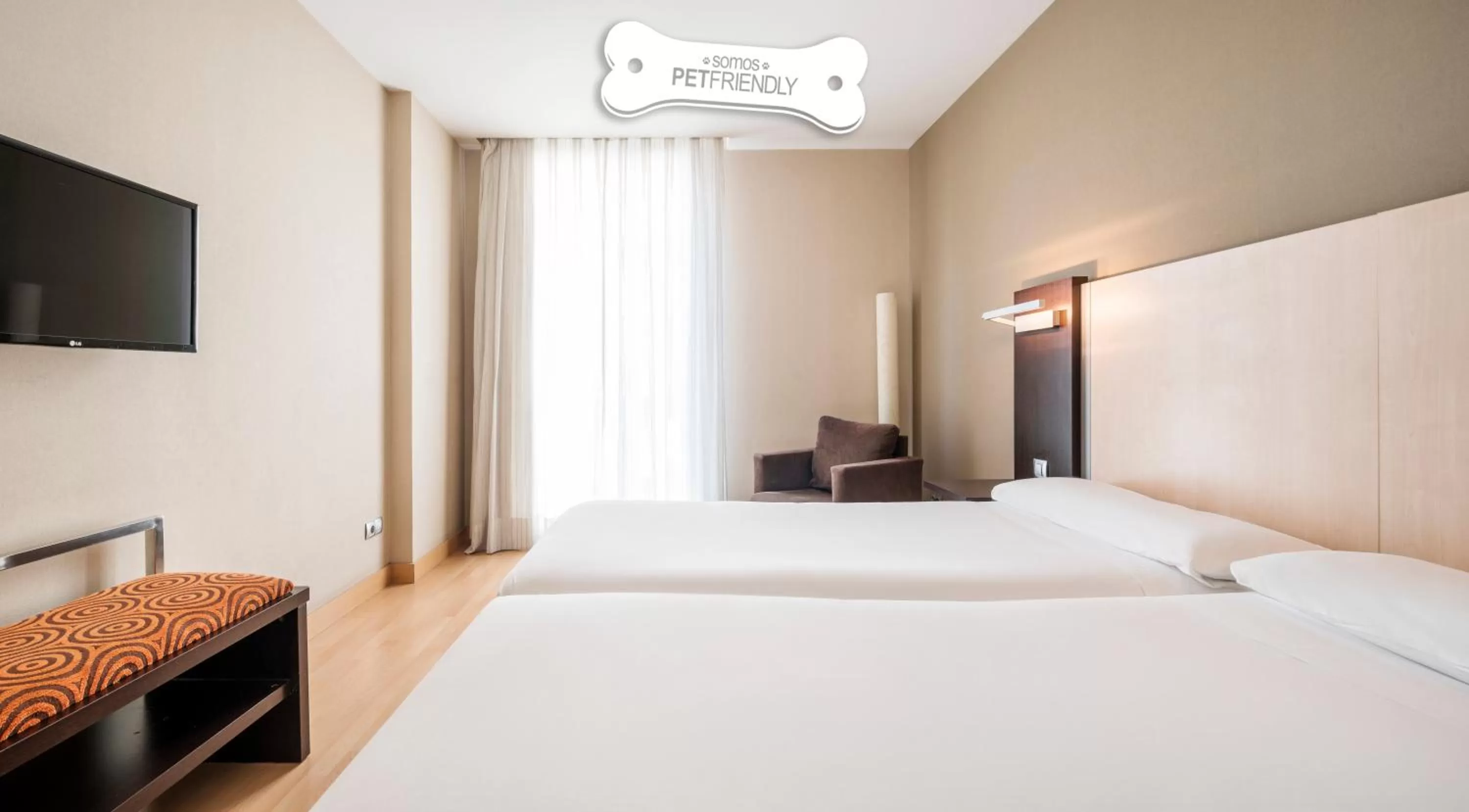 Double Room Pet Friendly in Ilunion Auditori