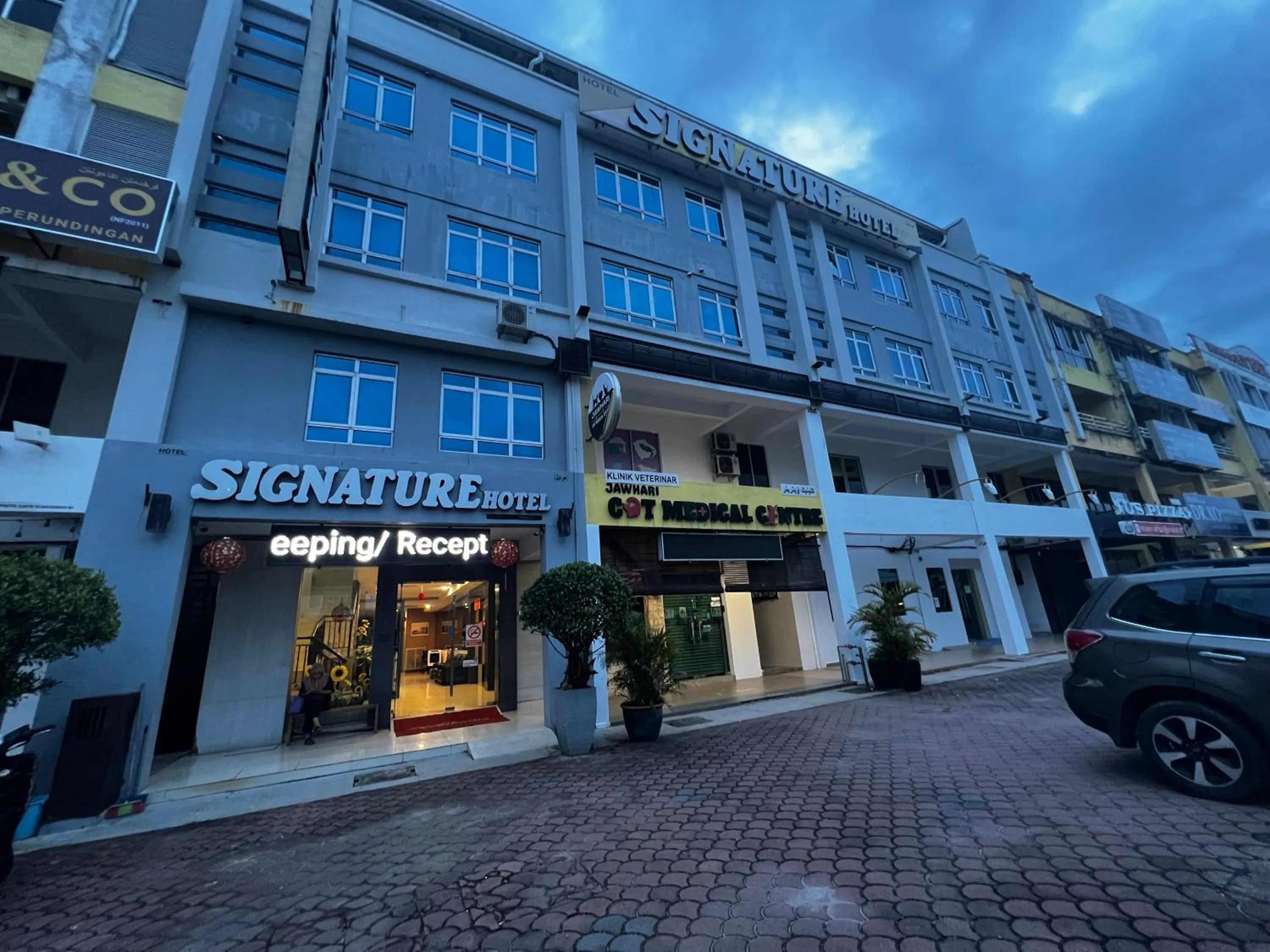 Signature Hotel