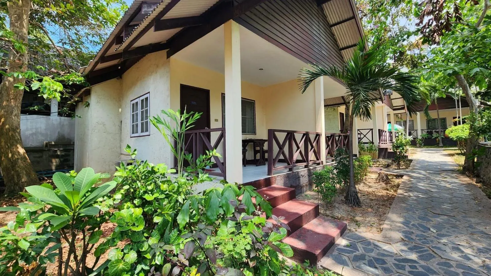 Bungalow with Garden View in Pattaya Garden Resort