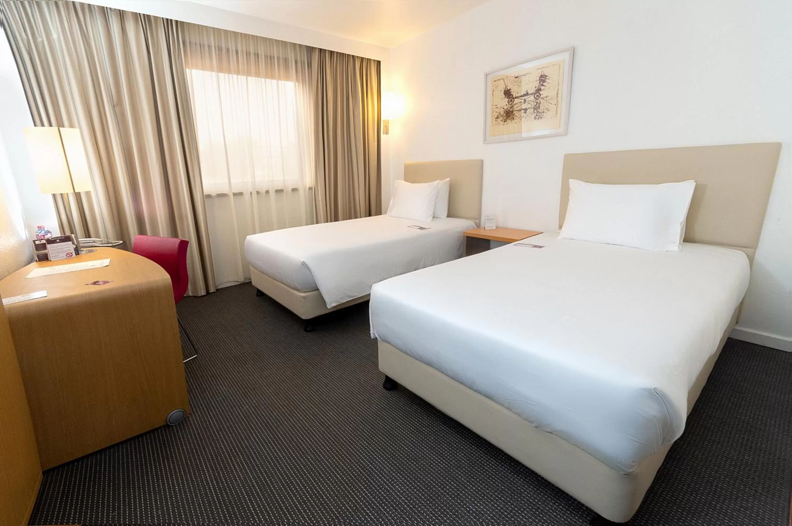 Twin Room in Accra City Hotel