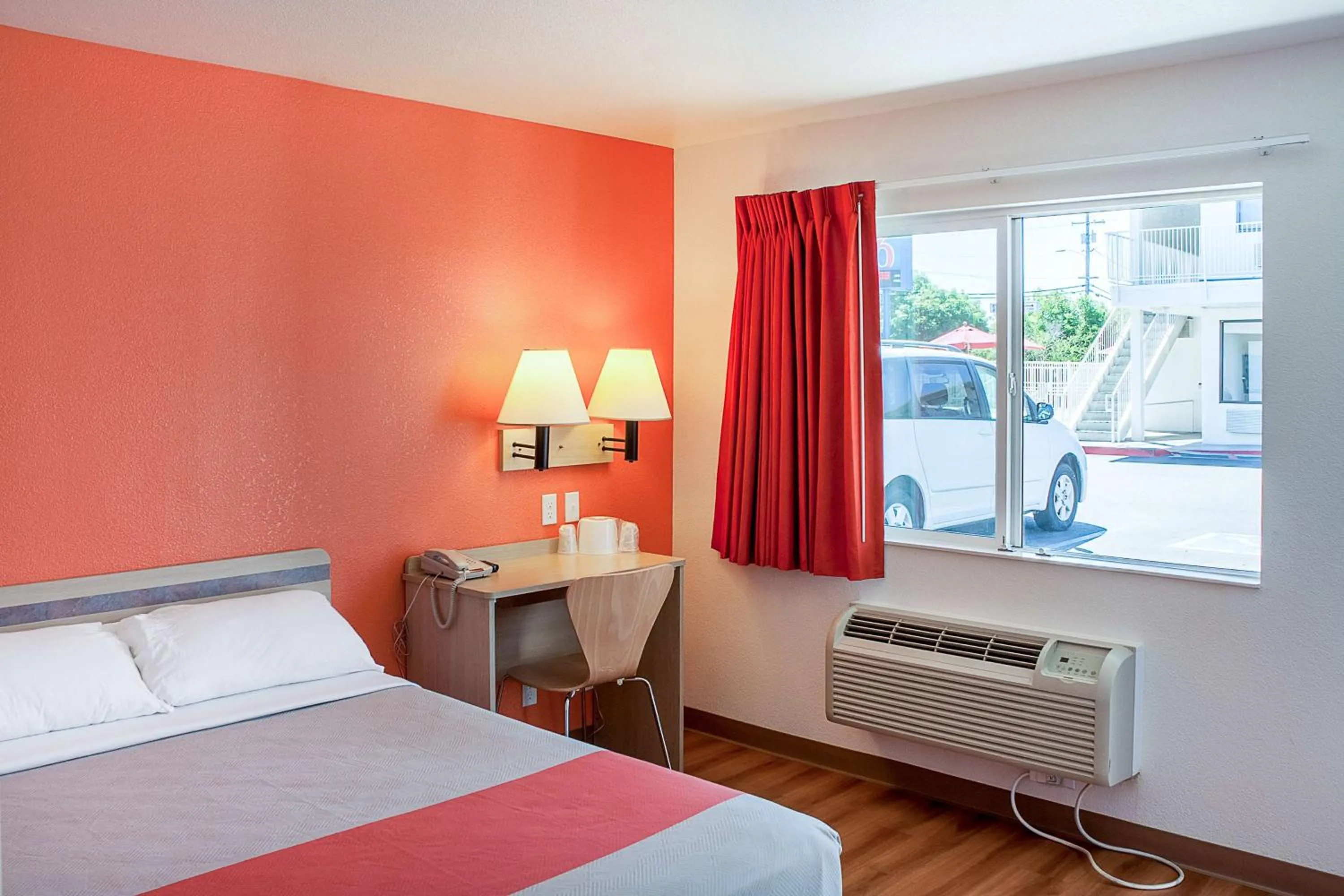 Queen Room - single occupancy - Disability Access - Roll in Shower in Motel 6-Ukiah, CA
