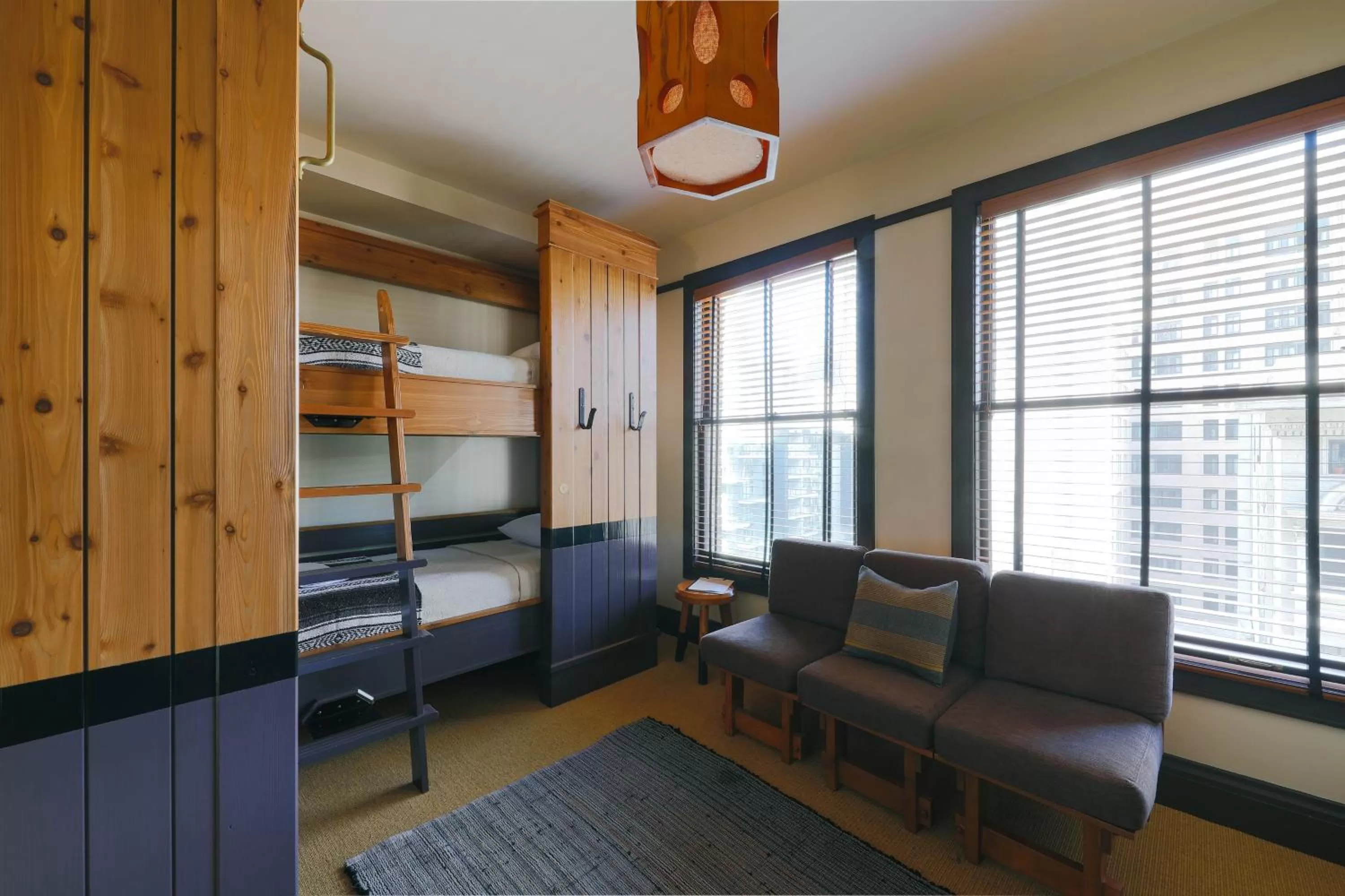 Bed in Six-Bedroom in Freehand Los Angeles