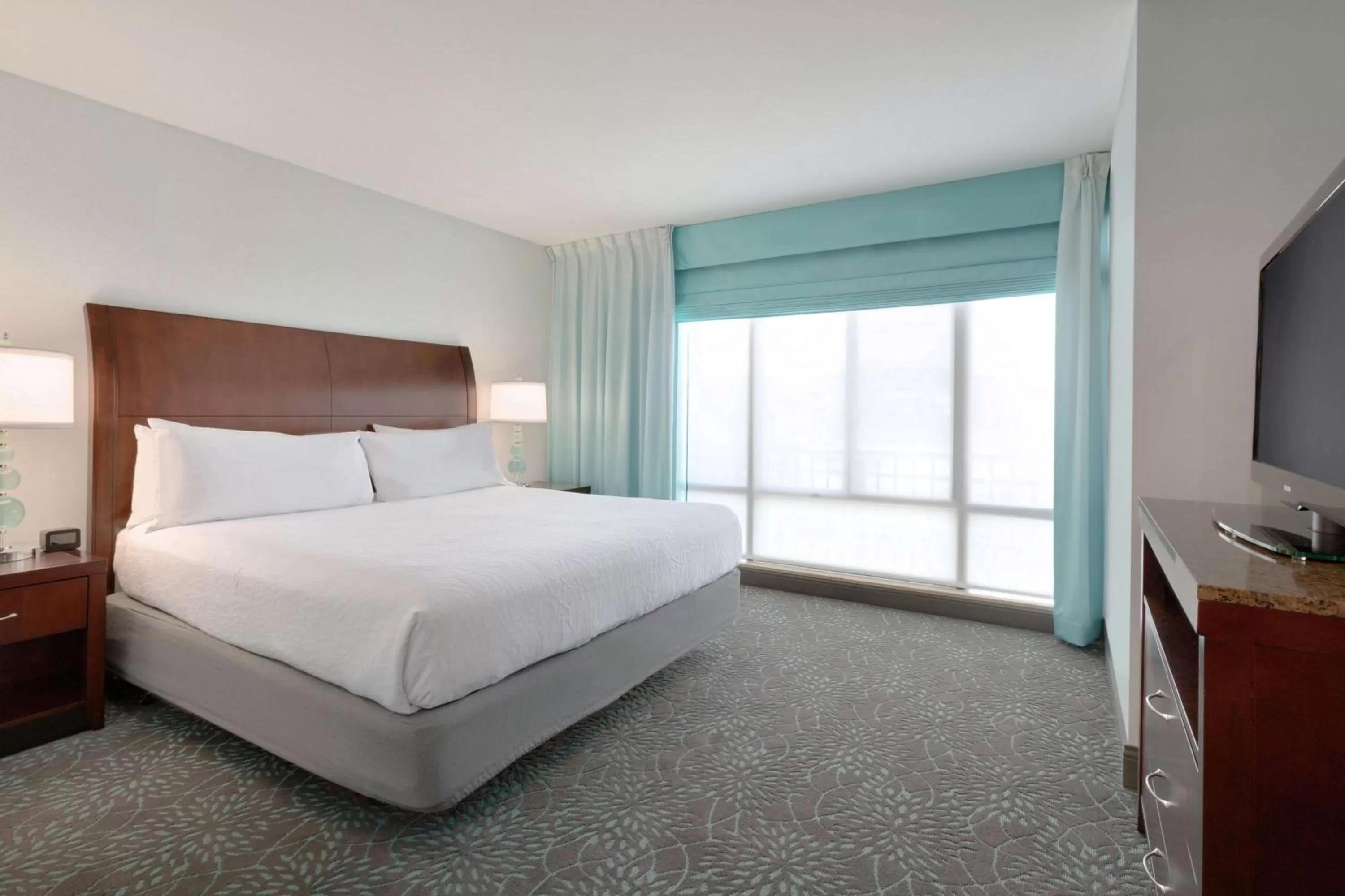 One-Bedroom King Suite with Sofa Bed in Hilton Garden Inn Worcester