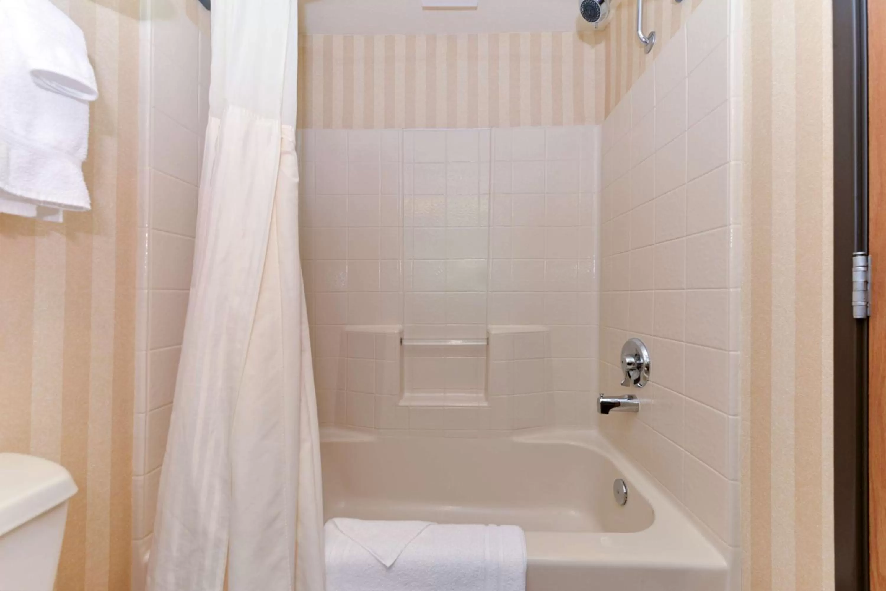 Queen Room with Two Queen Beds - Non-Smoking in Best Western Plus Landmark Inn