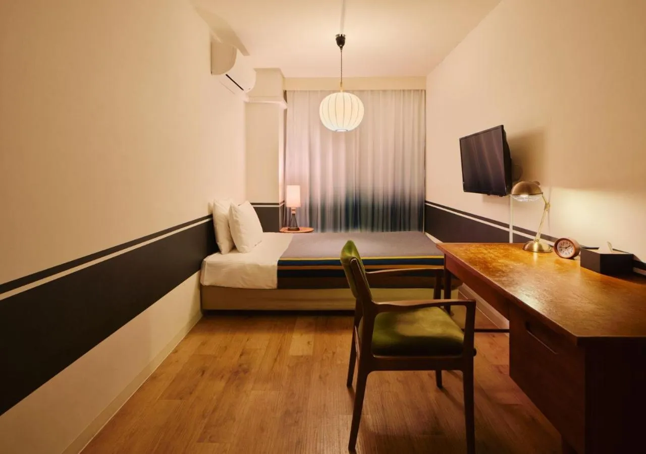 Small Double Room with Shared Bathroom - single occupancy in Hotel Graphy Nezu