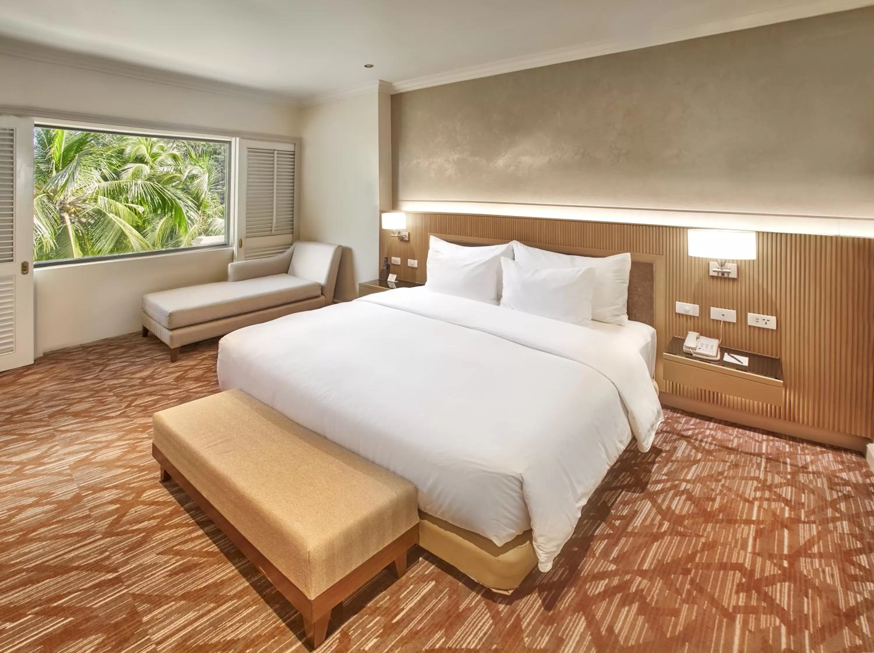 Junior Suite with Club Access in Quest Plus Conference Center, Clark