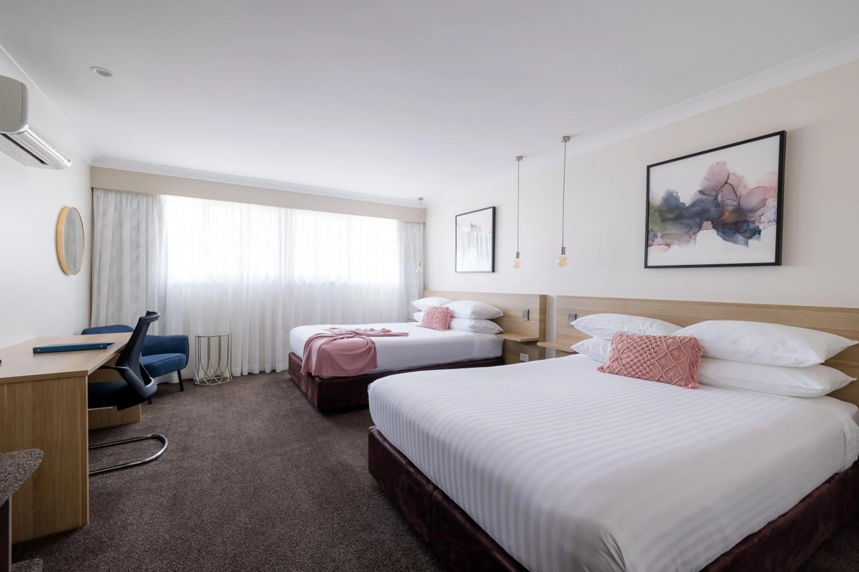 Queen Room with Two Queen Beds - single occupancy in Central Caleula Motor Lodge