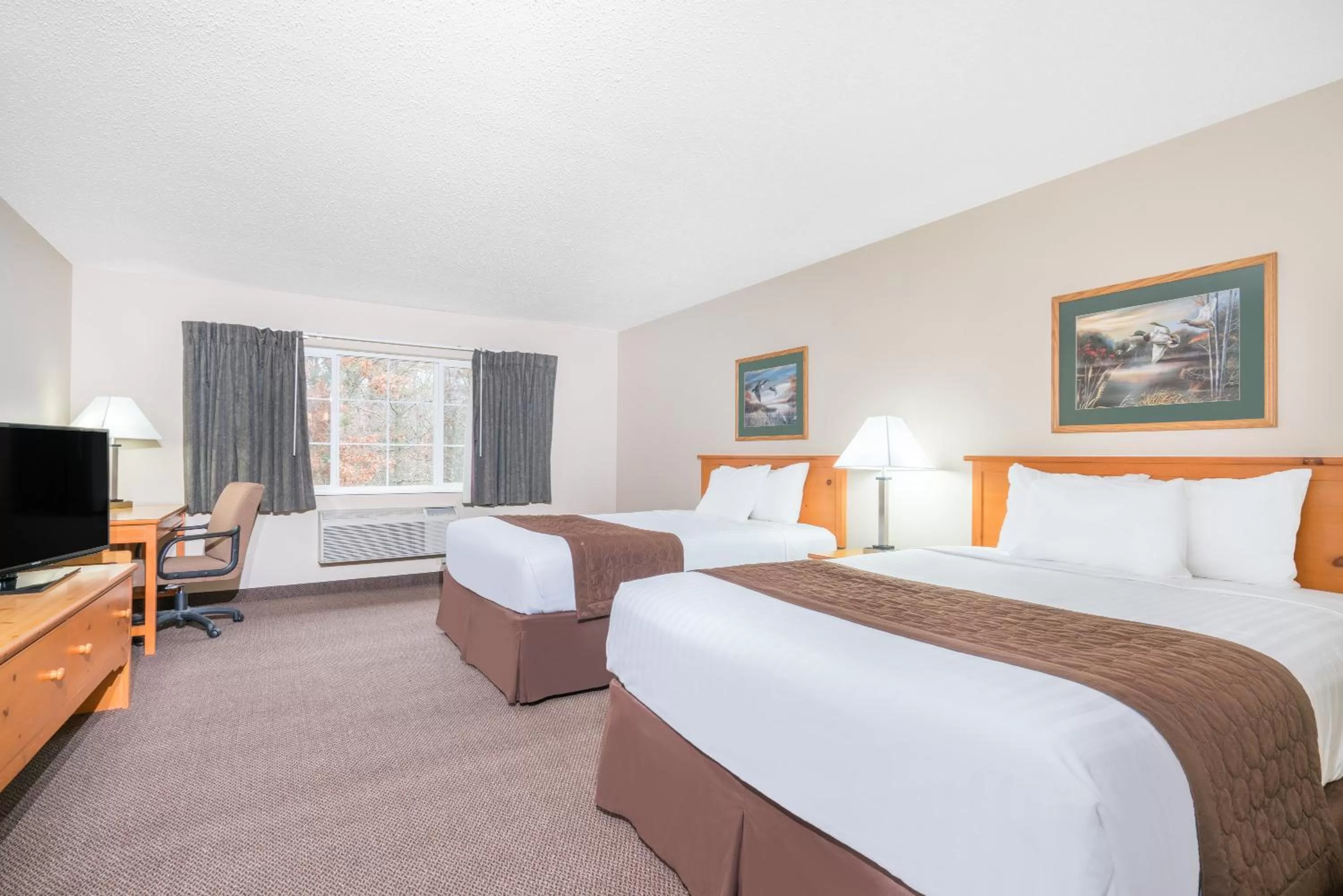 Queen Room with Two Queen Beds - Non-Smoking in Baymont by Wyndham Baxter/Brainerd Area