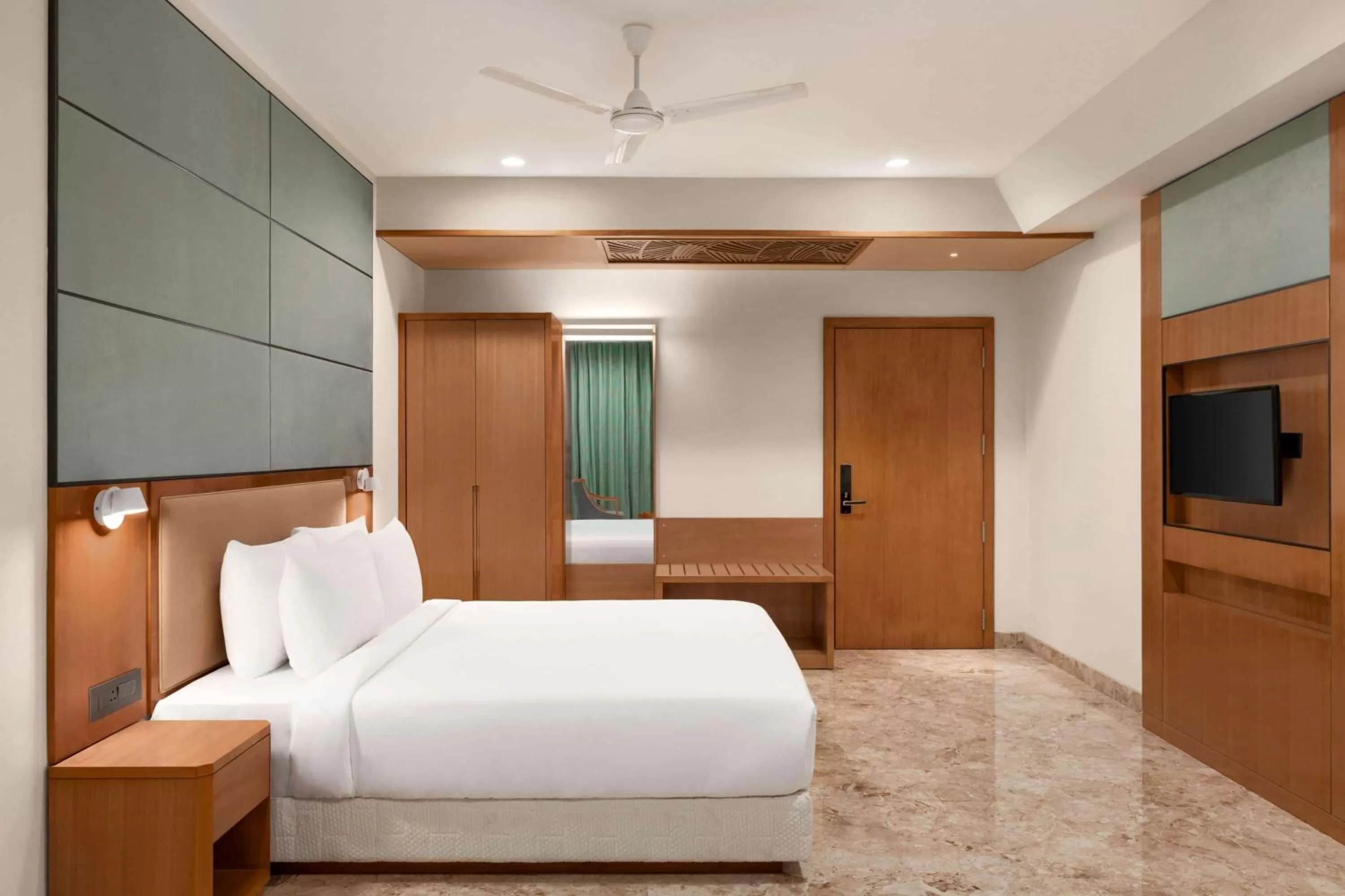1 King Bed, Mobility Accessible Room, Roll-In Shower, Non-Smoking - single occupancy in Howard Johnson by Wyndham Udaipur Roop Nagar