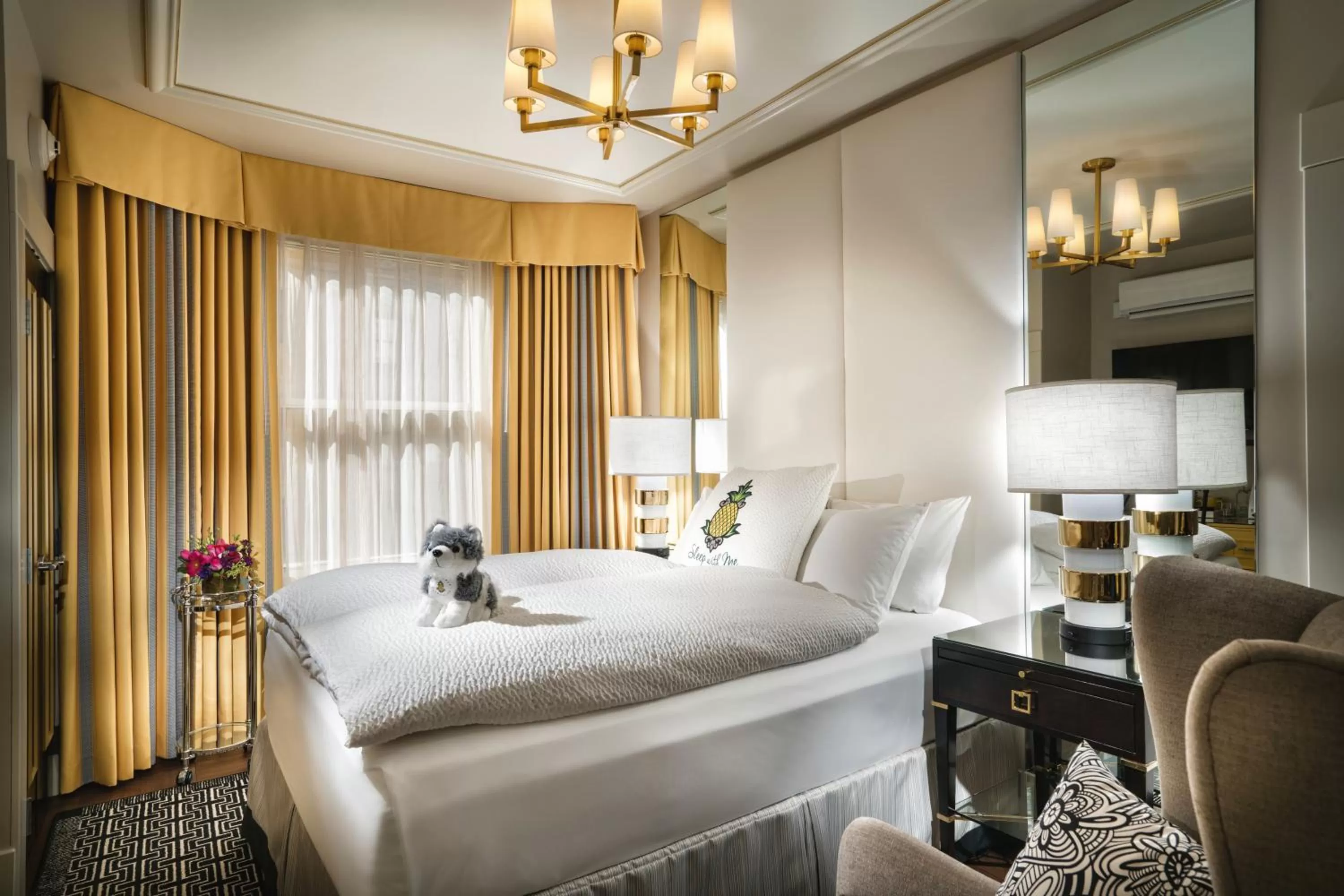 Persona Queen in Staypineapple, An Elegant Hotel, Union Square