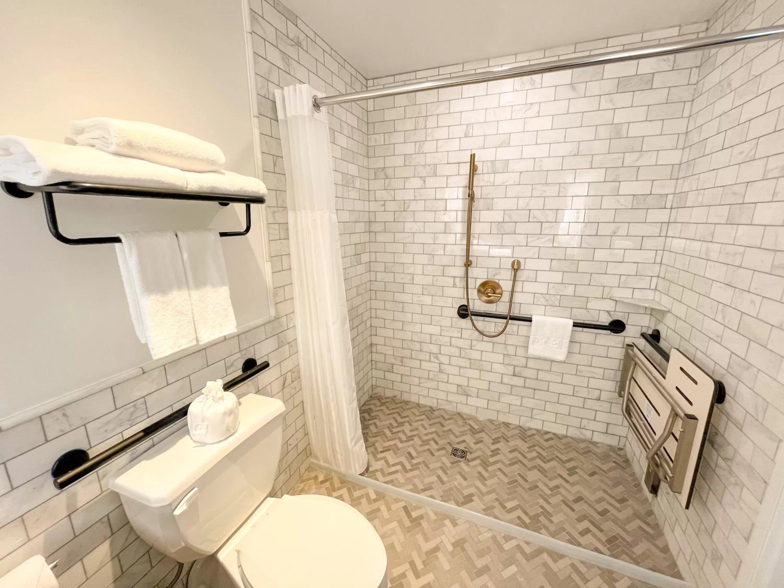 Double Room - Disability Access in EXchange Hotel Vancouver