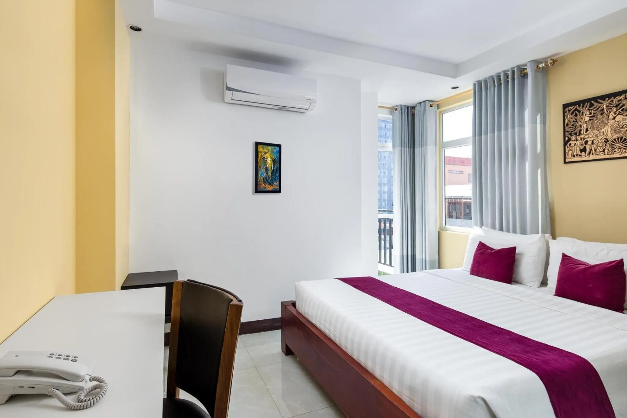 Family Suite Balcony City View in Botum Palace Hotel