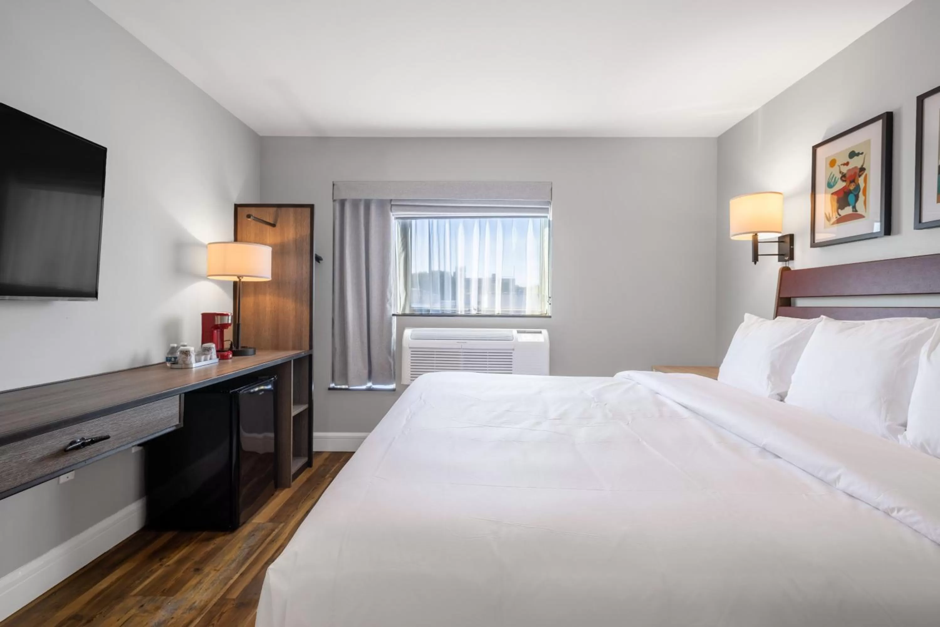 Traditional King Non-Smoking Accessible Roll In Shower in The Lodge Red Hook