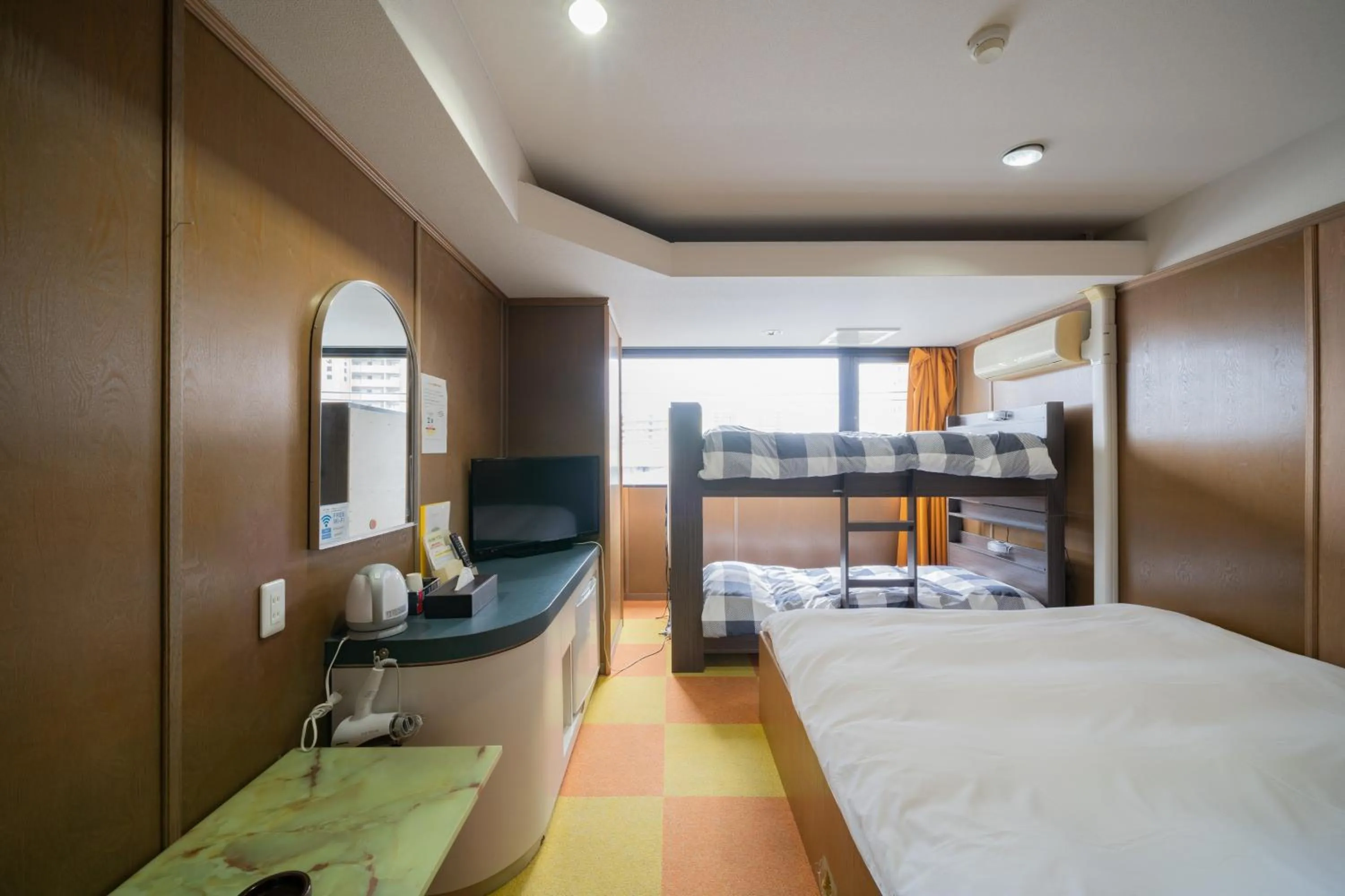 Deluxe Family Room - Smoking in Hotel Sun