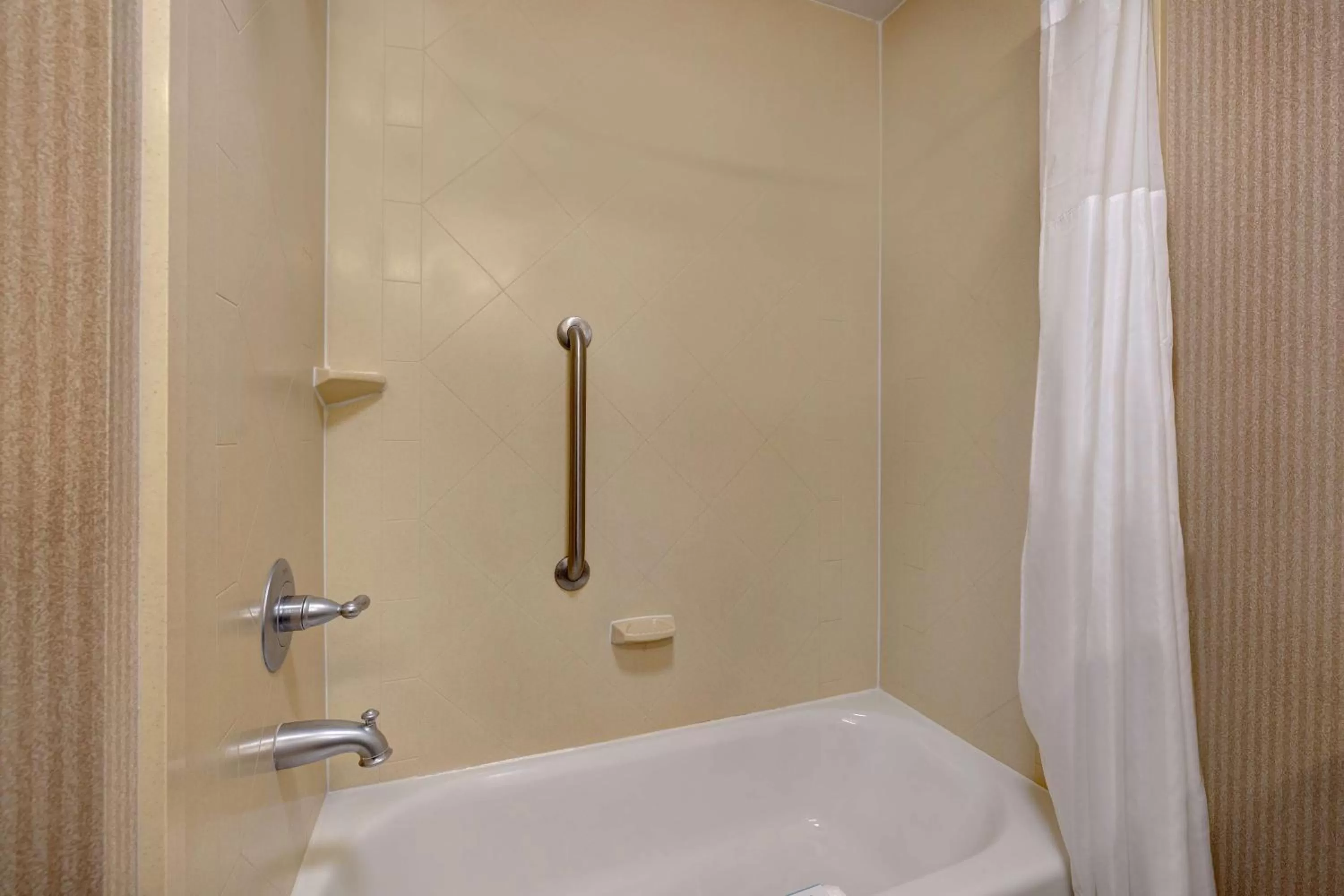 King Room - Mobility Access/Non-Smoking in Hampton Inn Victoria