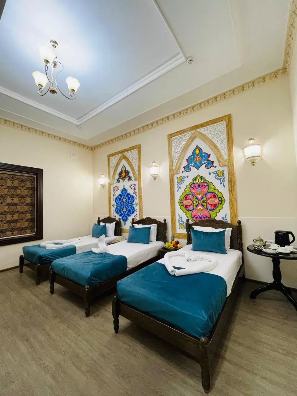 Luxury Triple Room in Hotel Jumadaler Castle Bukhara Old Town Отдыхай от Проблем