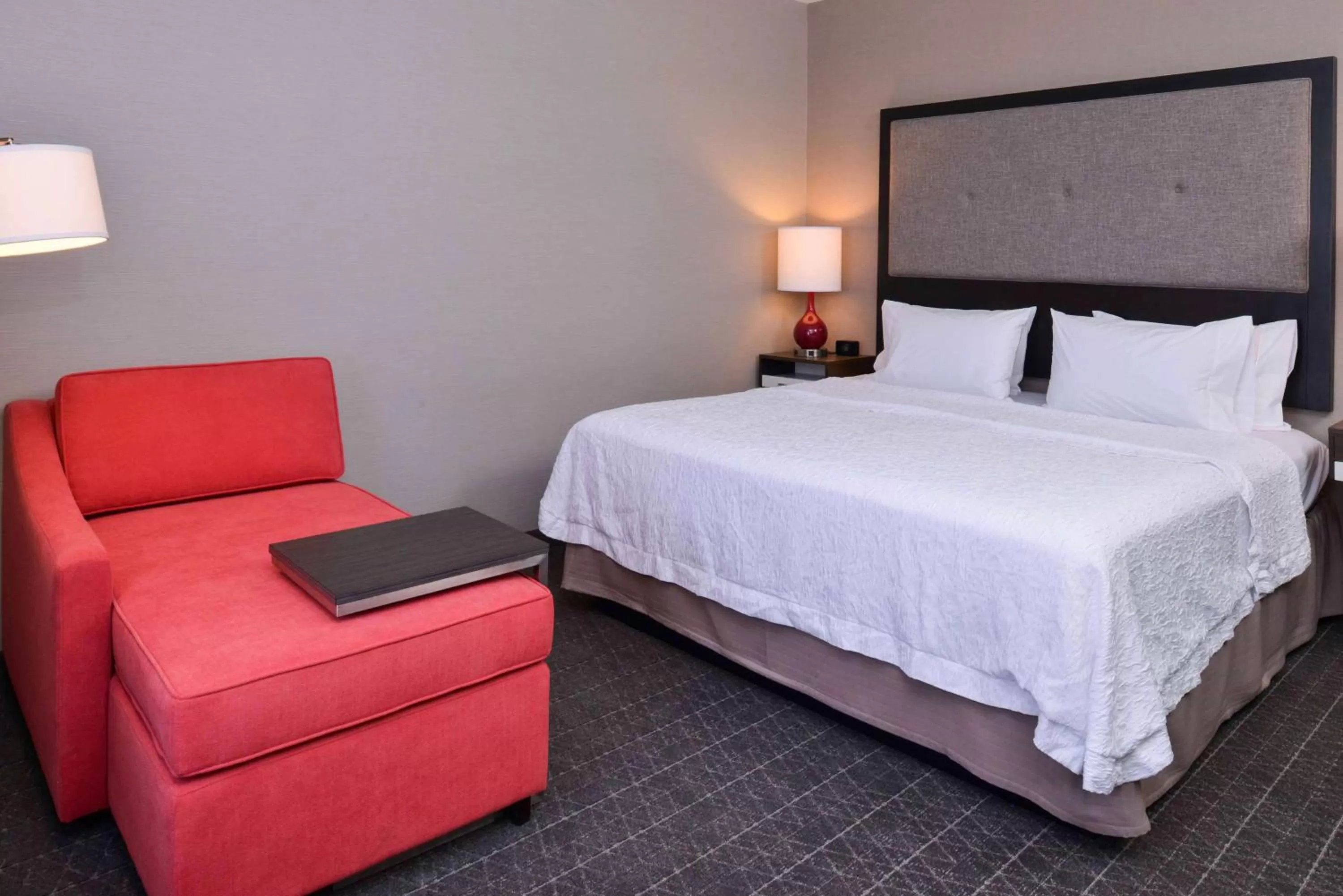 King Room - Non-Smoking in Hampton Inn Pittsburgh - Wexford - Cranberry South
