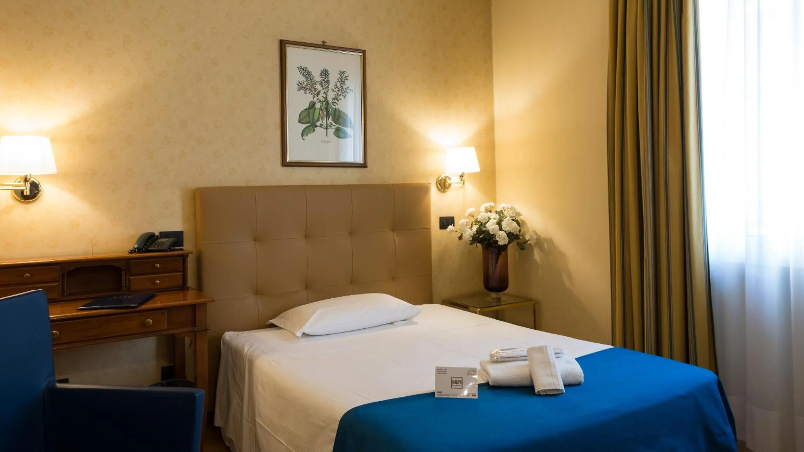 Single Room in Hotel Lombardia