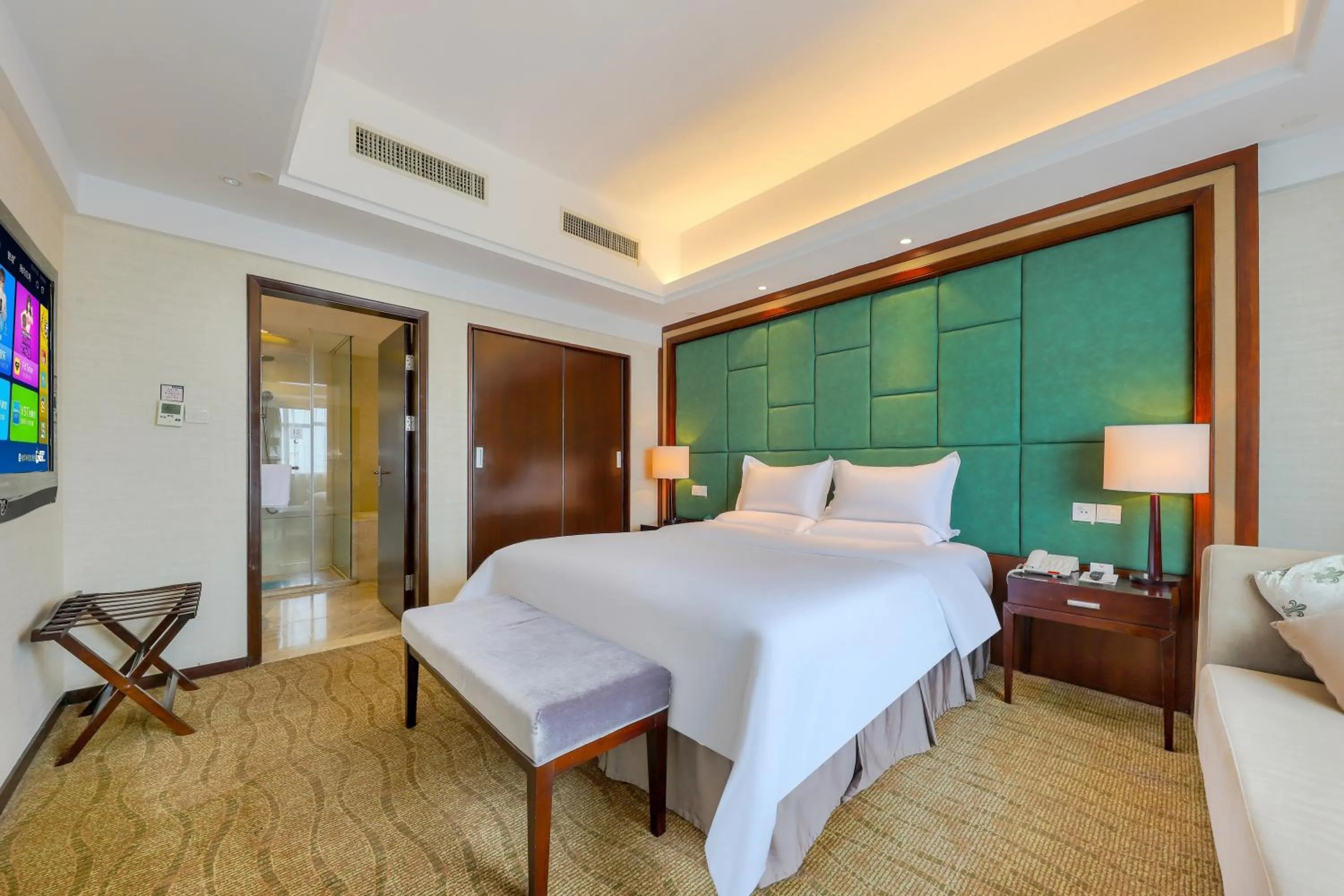 Executive Suite in Zhengzhou Yuehai Hotel