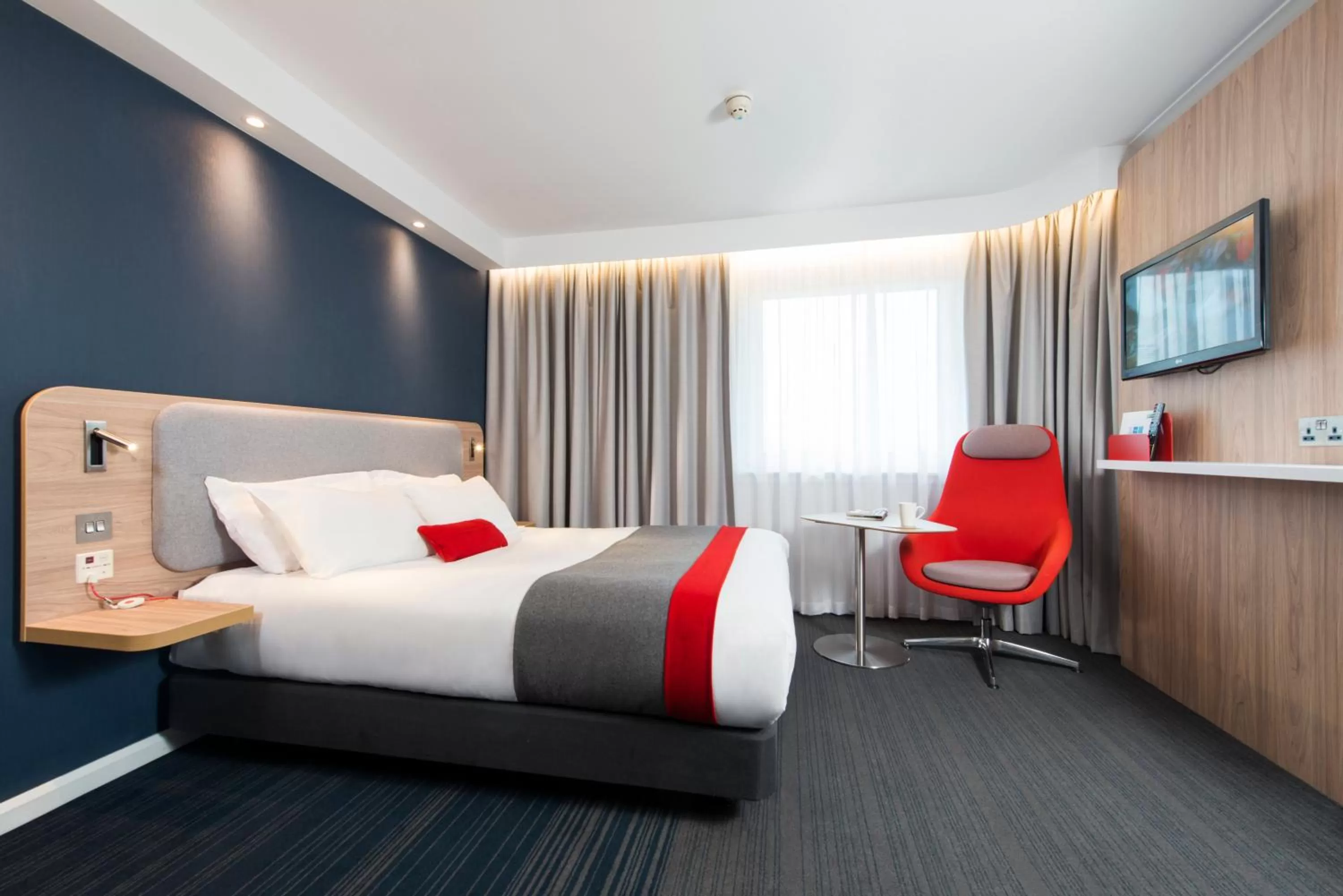 Double Room with Free Hot Breakfast - Accessible in Holiday Inn Express Bath by IHG