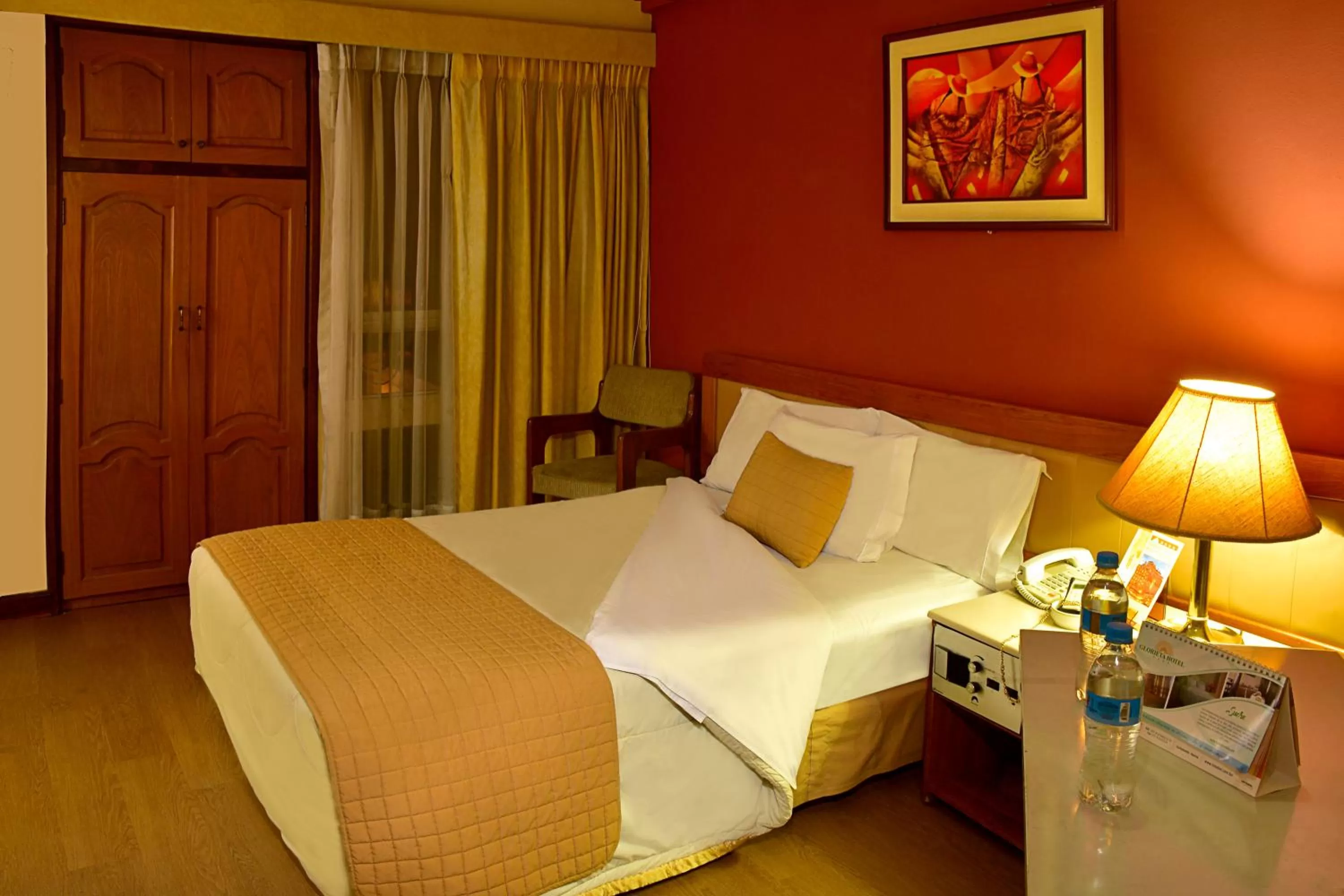 Single Room in Cesar's Plaza Hotel