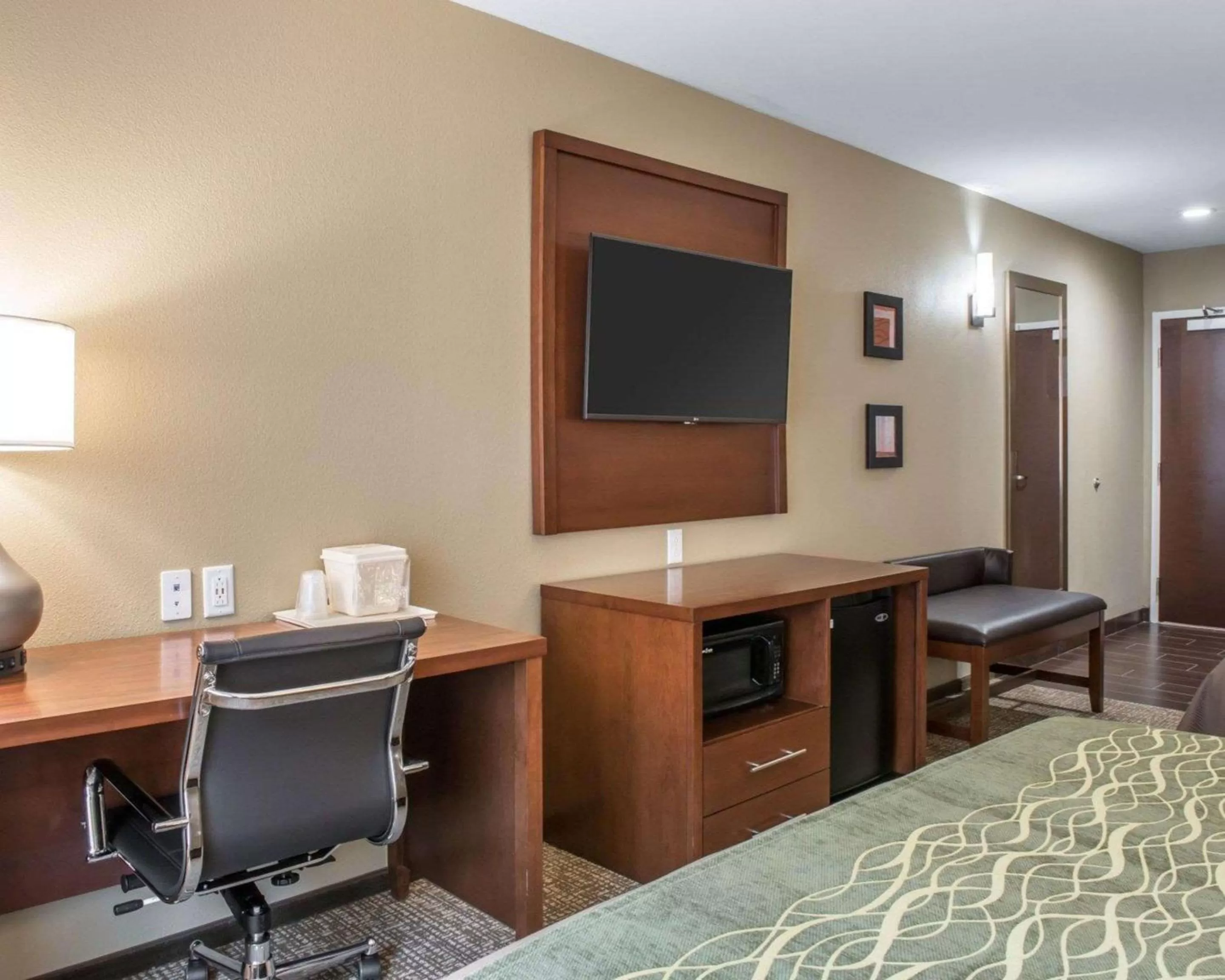 Queen Suite with Two Queen Beds - Accessible/Non-Smoking in Comfort Inn & Suites Pittsburgh South