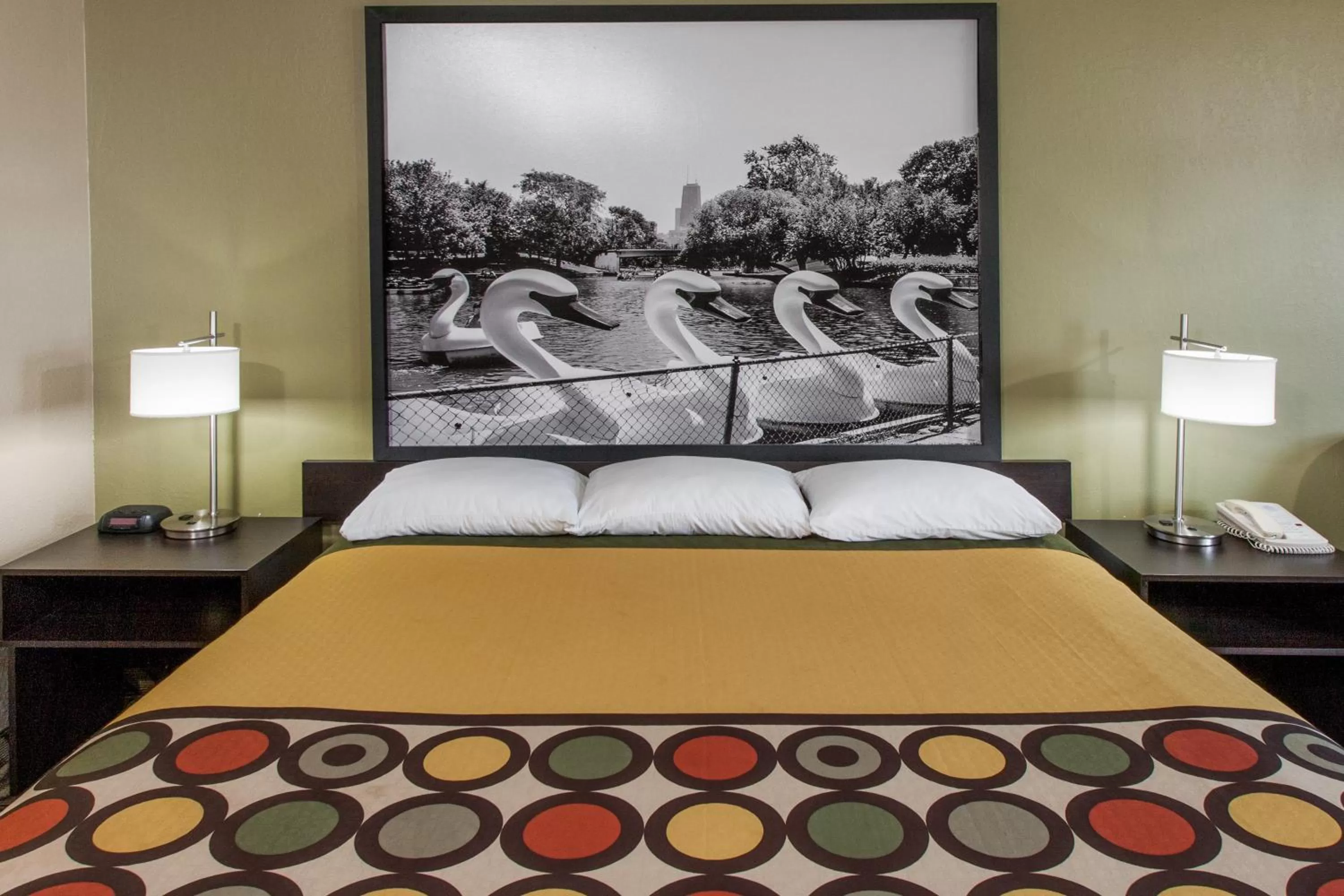 King Room - Disability Access/Non-Smoking in Super 8 by Wyndham Dwight