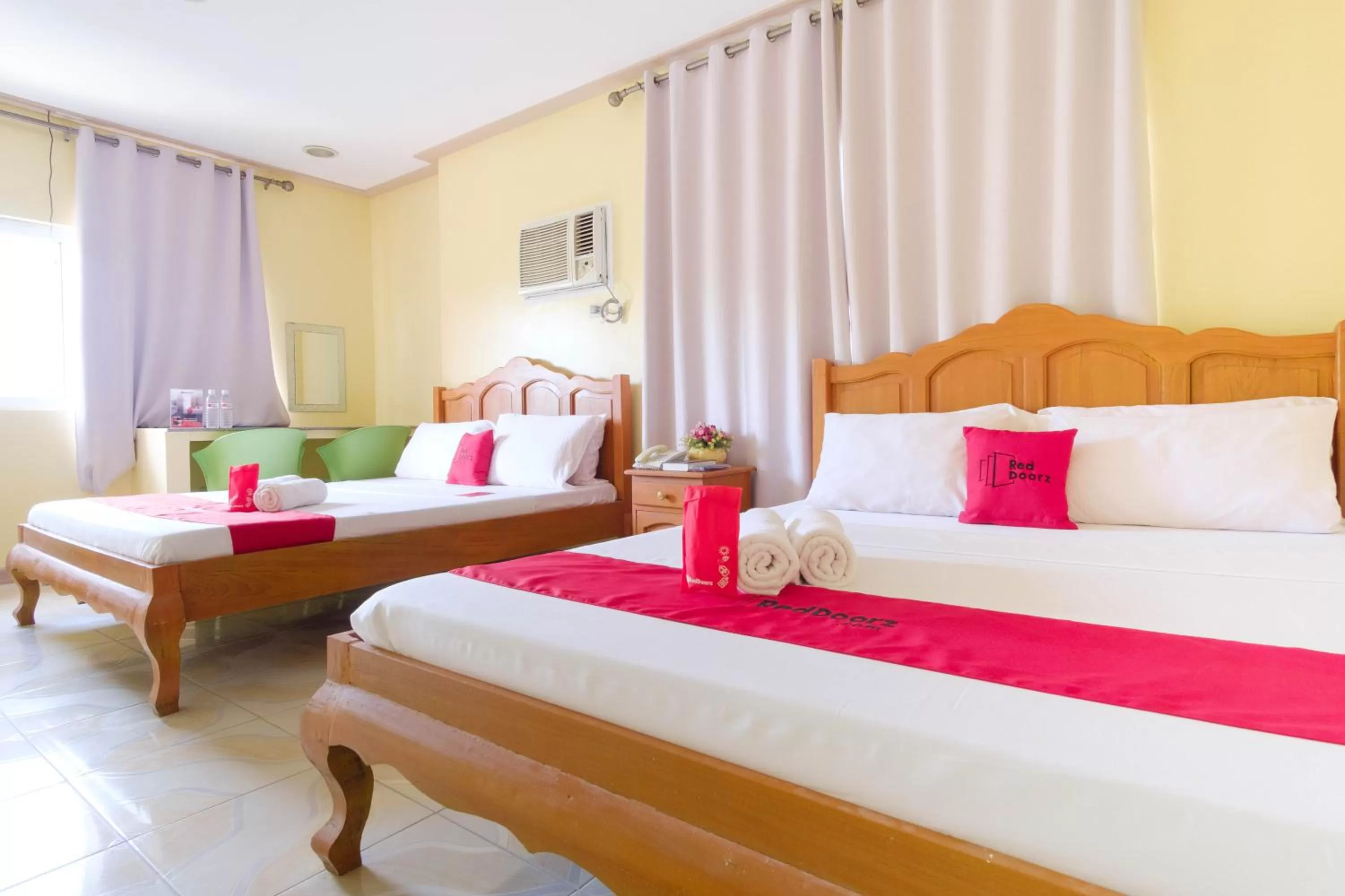 Family Room in RedDoorz Plus @ Manalo Extension Palawan