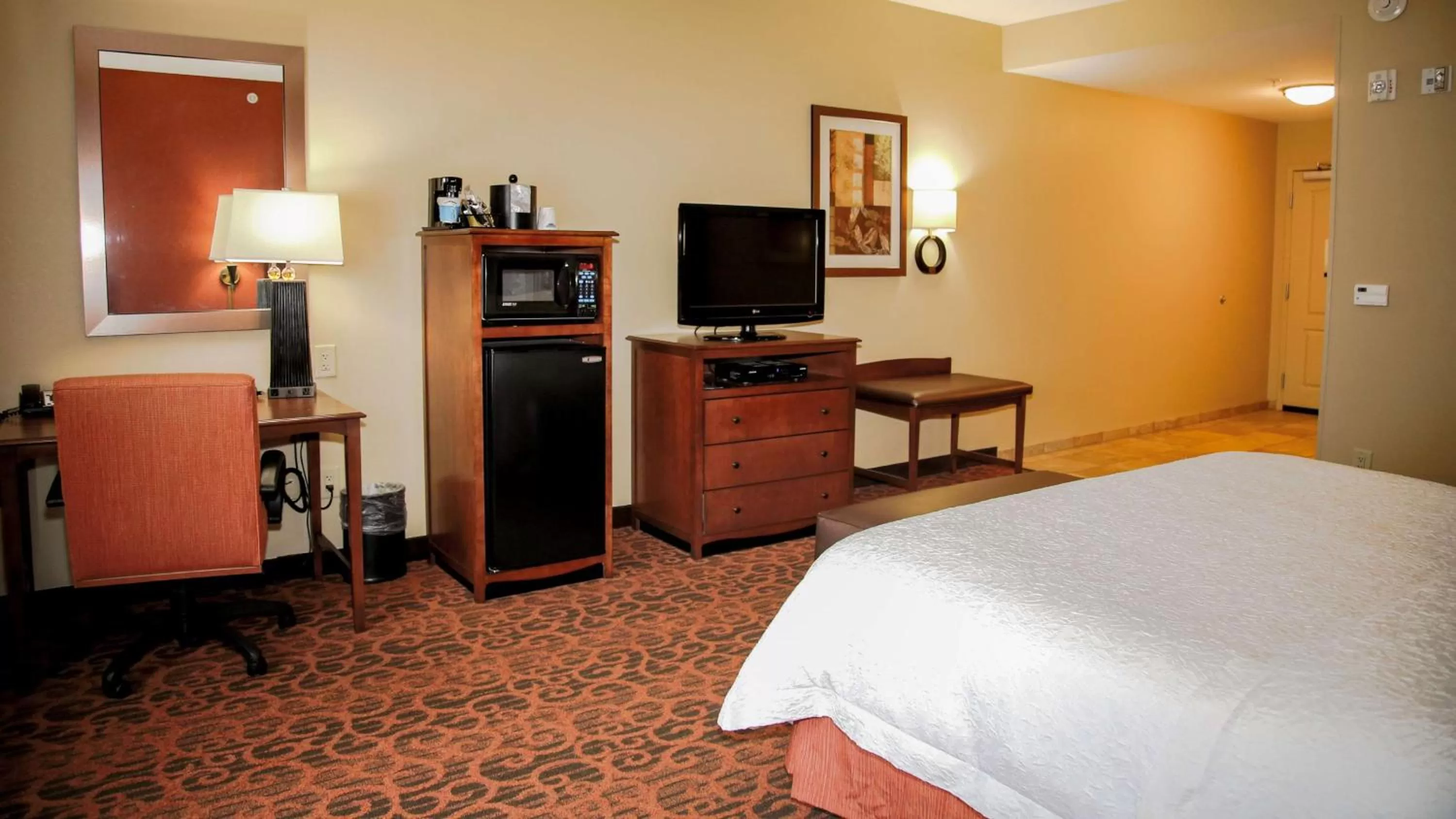 King Room with Accessible Tub - Mobility and Hearing Access/Non-Smoking in Hampton Inn Matamoras