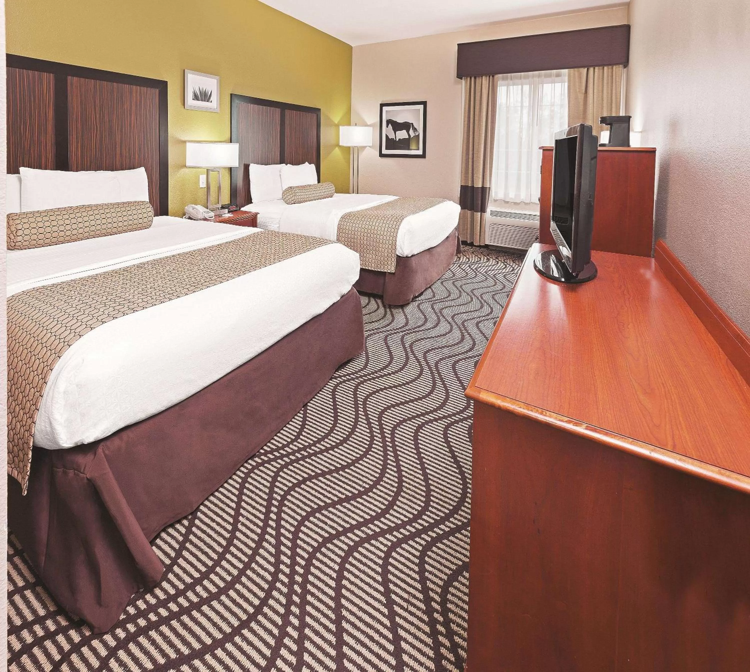 Queen Room with Two Queen Beds - Disability Access in La Quinta by Wyndham Corpus Christi Northwest