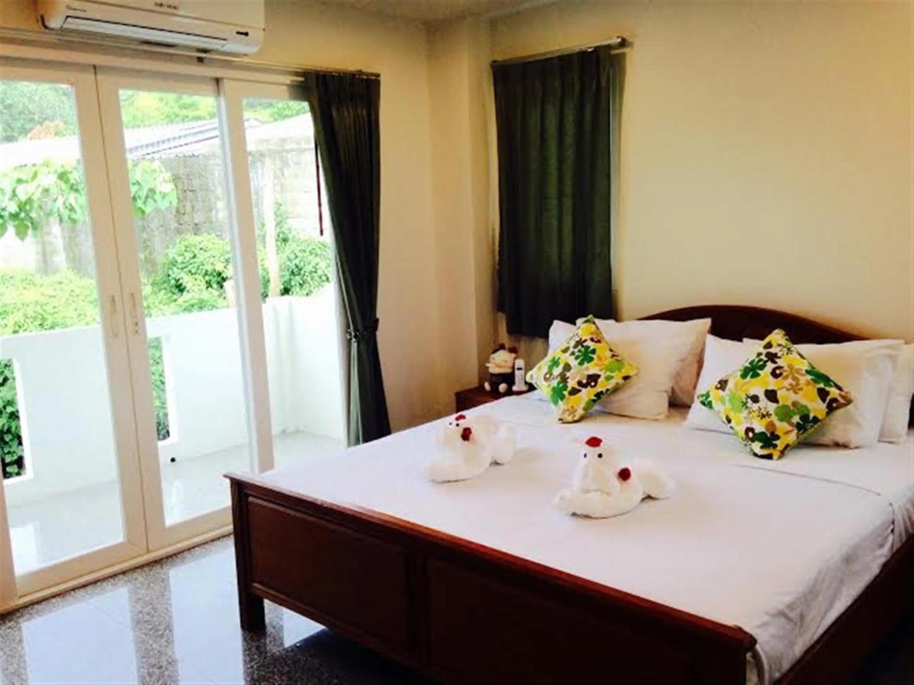 Superior Apartment in Siray House