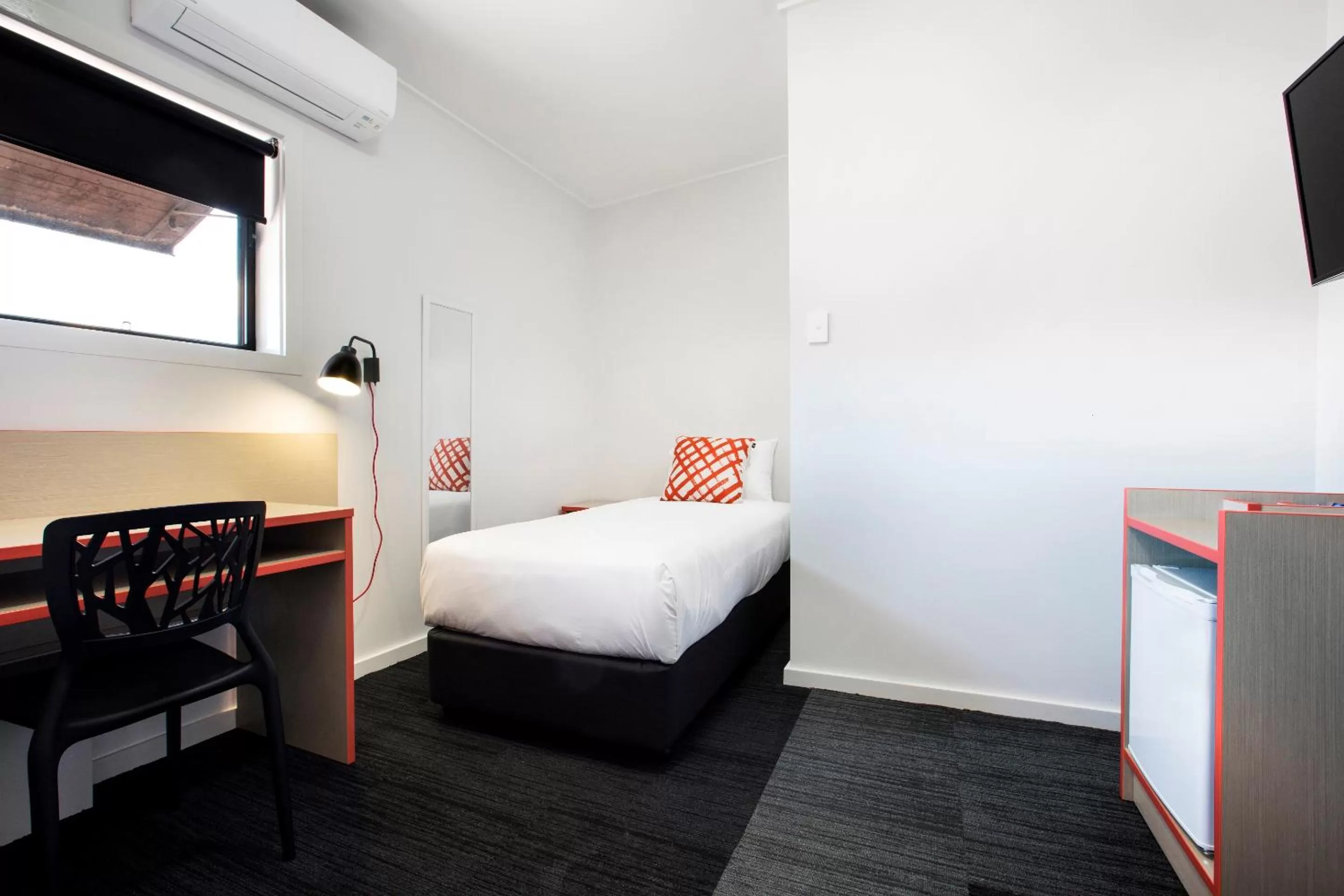 Compact Single Room with Shared Bathroom  in Villawood Hotel