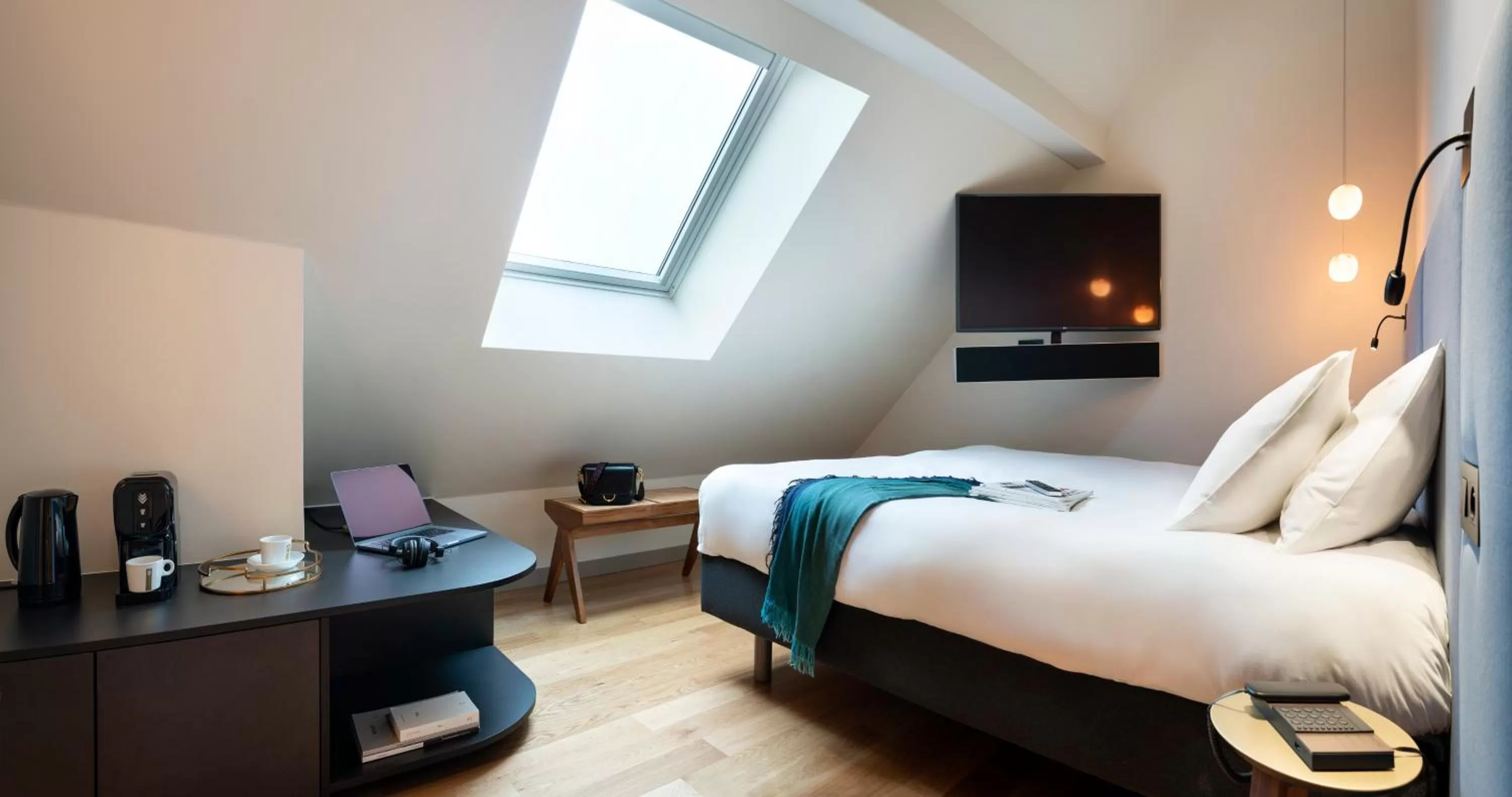 Small Double Room under the roof in Hébé Hotel