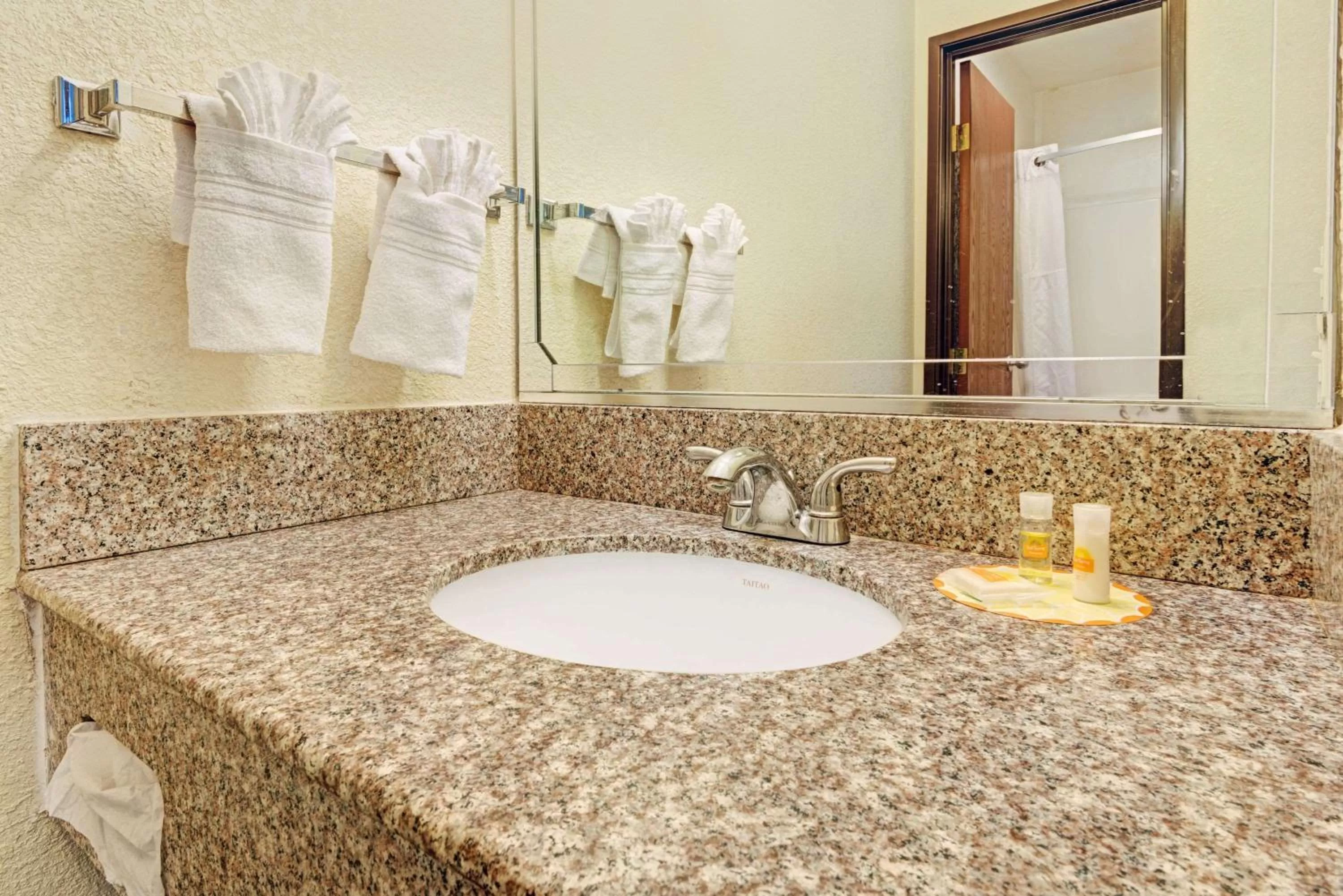 1 Double Bed, Mobility Accessible Room, Smoking in Days Inn by Wyndham Espanola