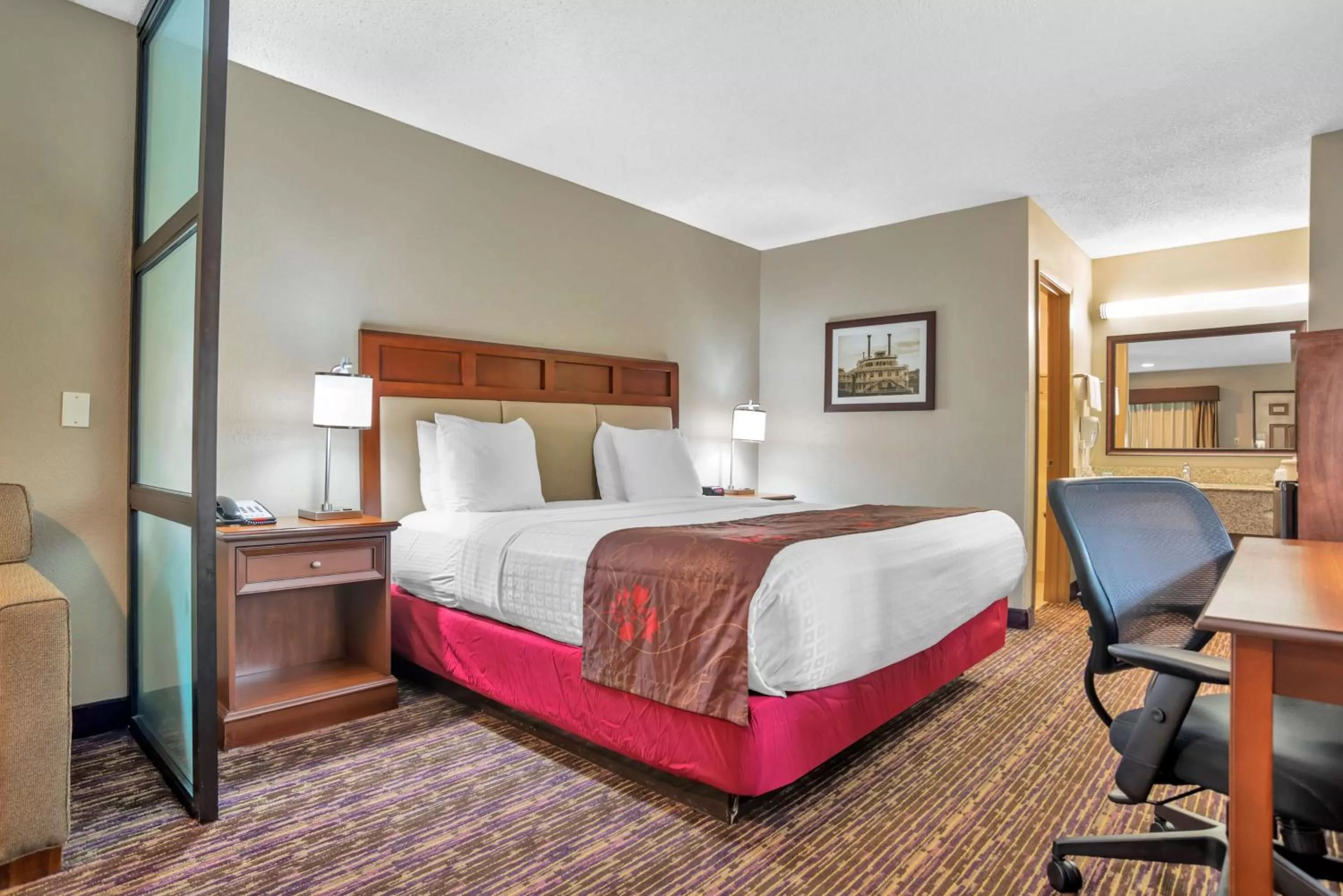 King Room with Sofa in Best Western Vicksburg