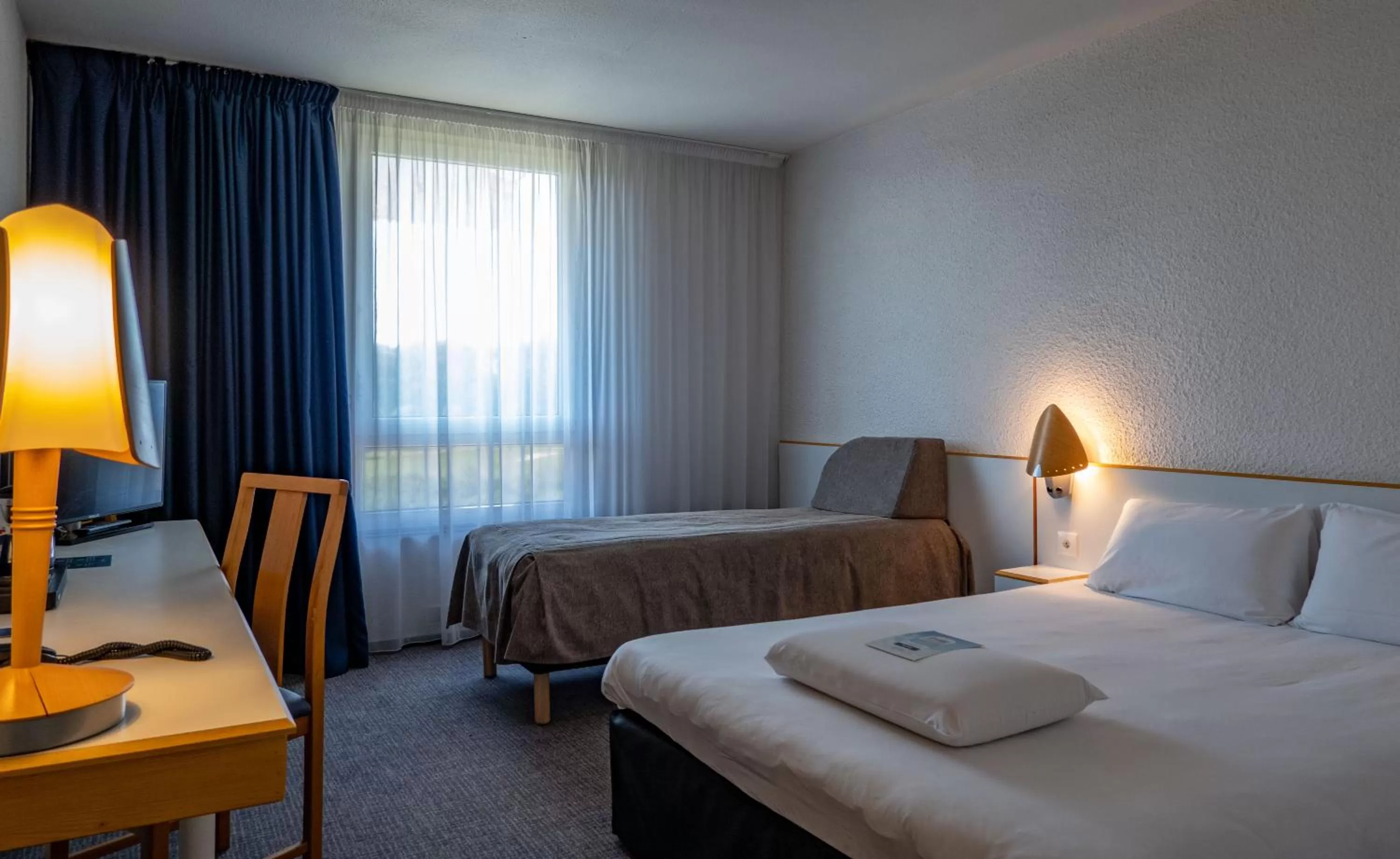 Twin Room in Kyriad Montchanin le Creusot